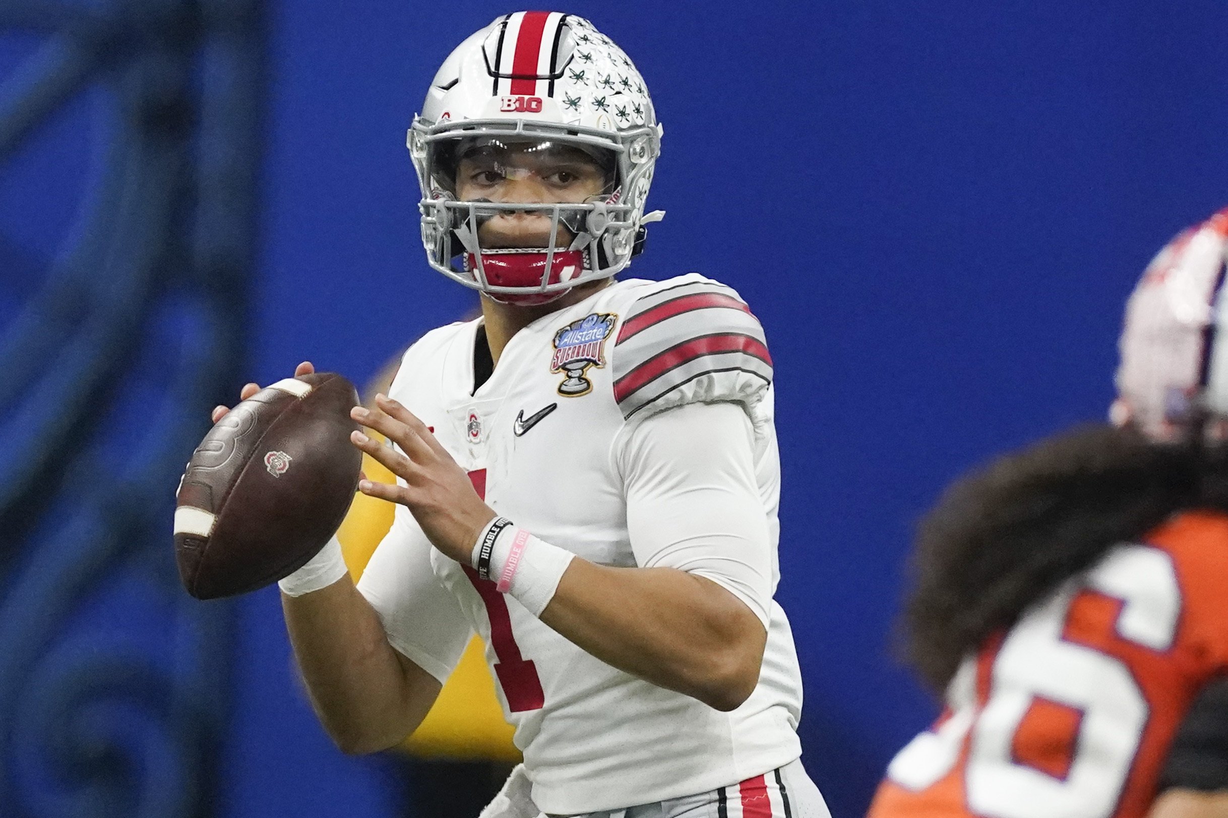 NFL draft early entry list has 3 national title-winning QBs - Vimarsana News