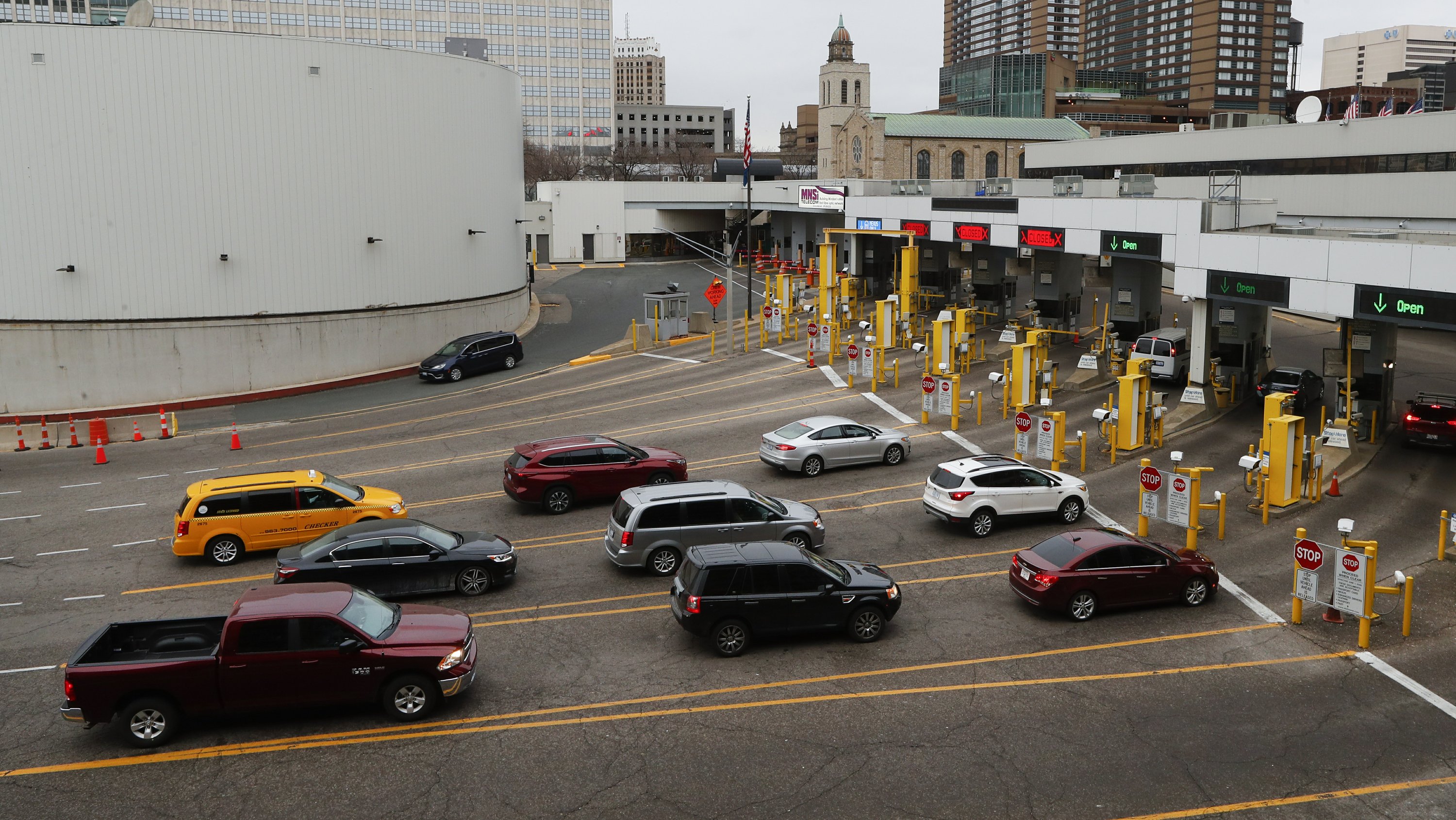 Trump Us Canada To Close Border To Nonessential Travel