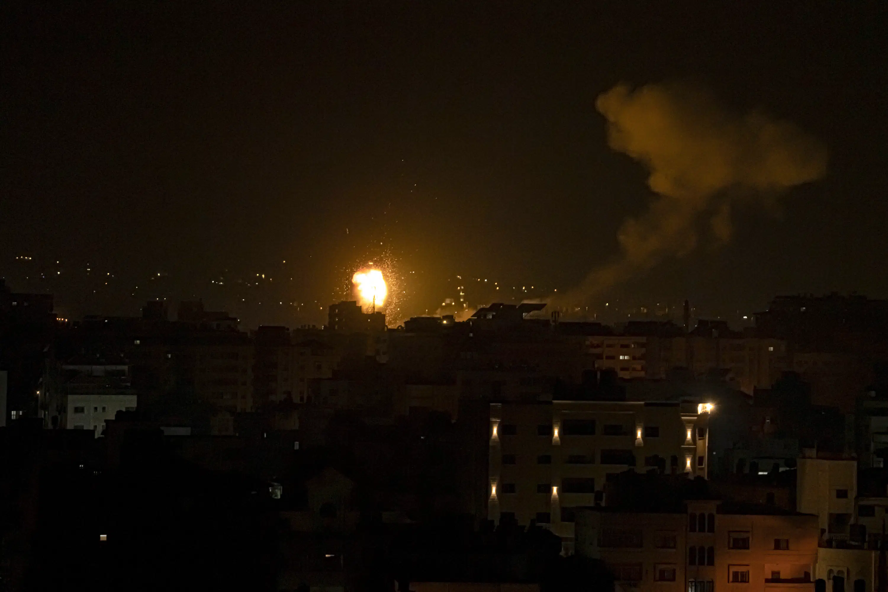 Israel, Gaza fighters trade fire after deadly West Bank raid