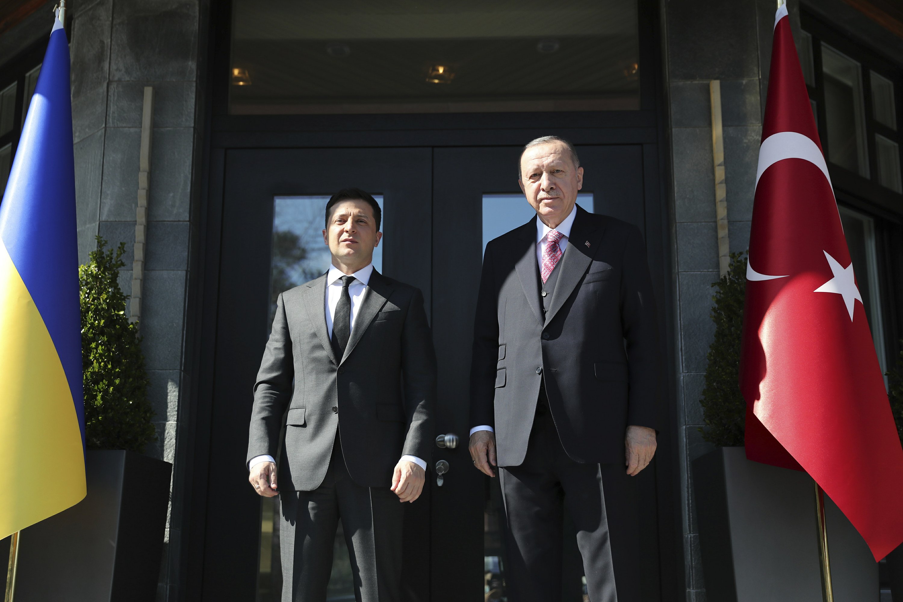 The leaders of Ukraine, Turkey emphasize territorial integrity