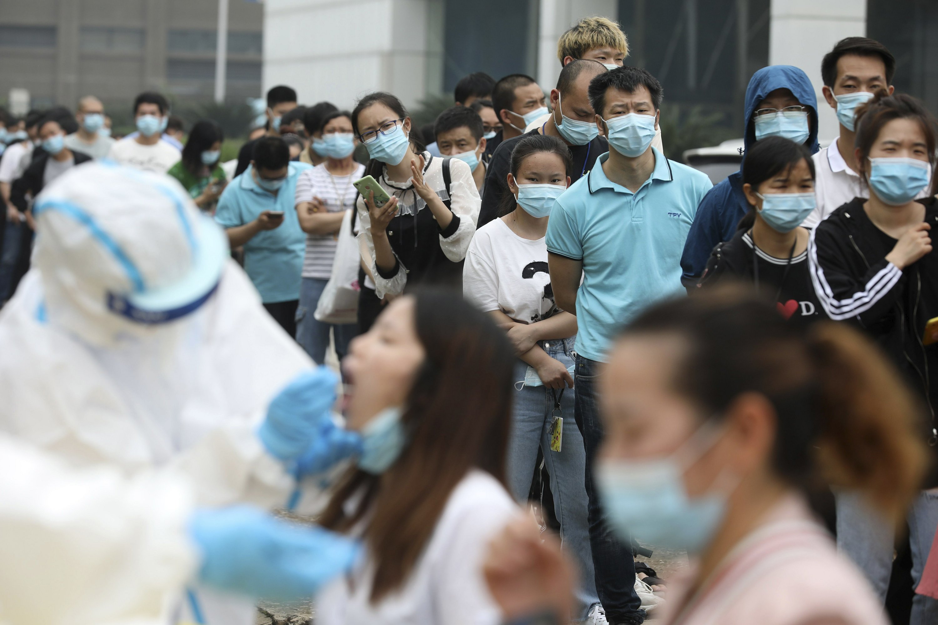 'Pooled testing' for COVID-19 holds promise, pitfalls - The Associated Press thumbnail