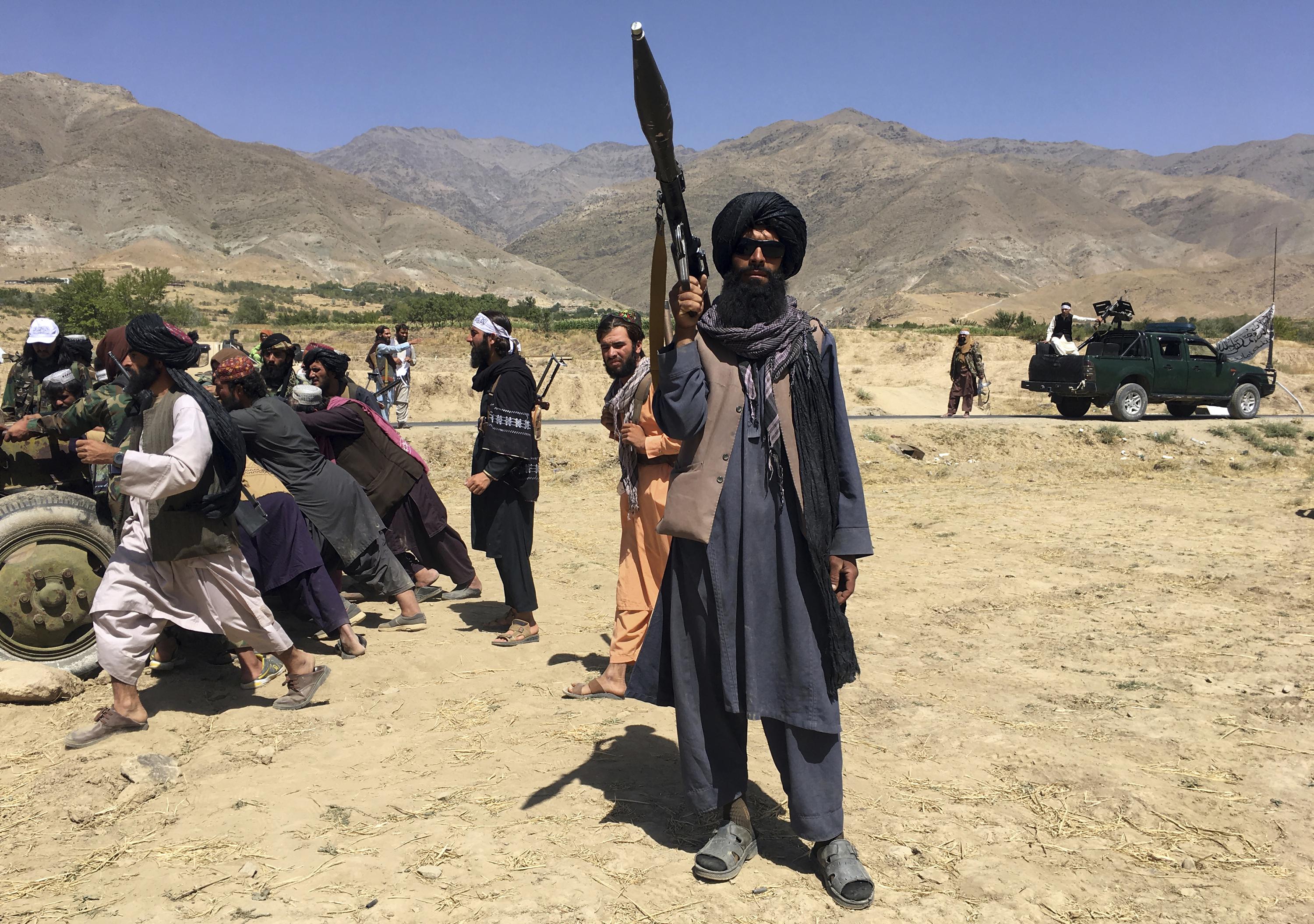 The Taliban flag flies in the Afghan presidential palace