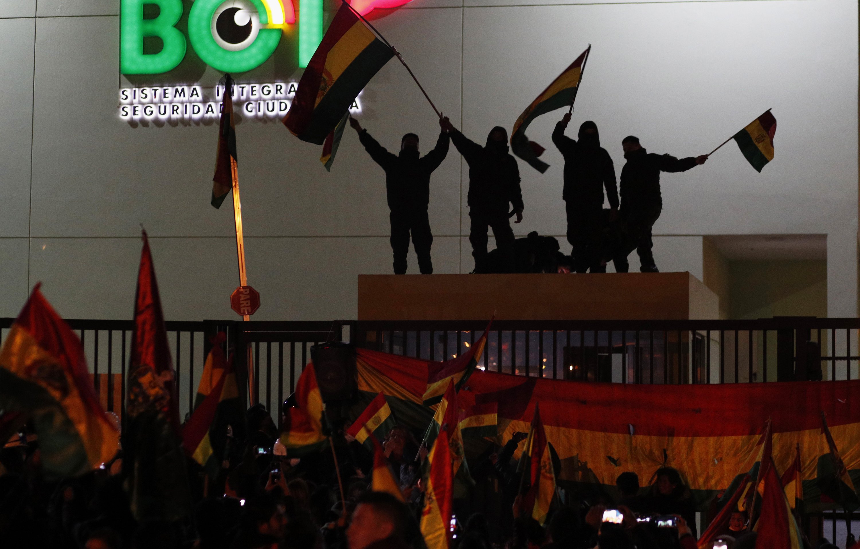 New challenge for Bolivian president as police abandon posts