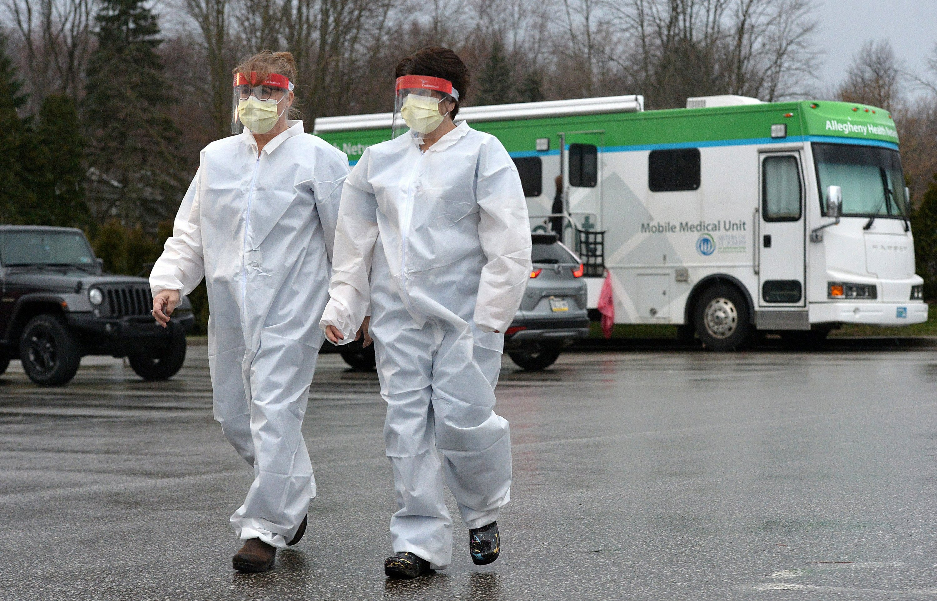 US locking down 70 million people as virus strains Europe - The Associated Press thumbnail