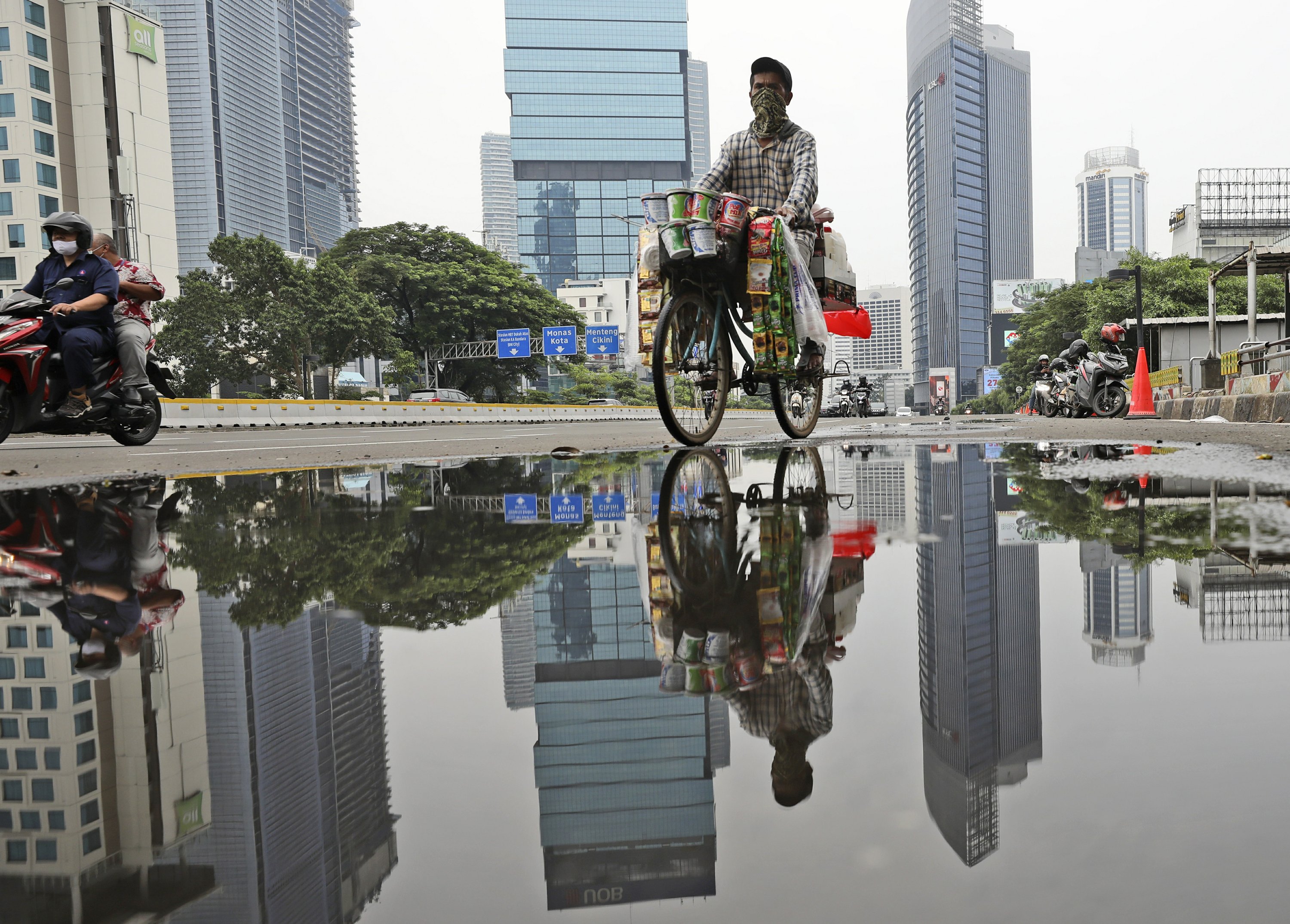 pandemic-puts-indonesia-into-recession-1st-time-in-20-years