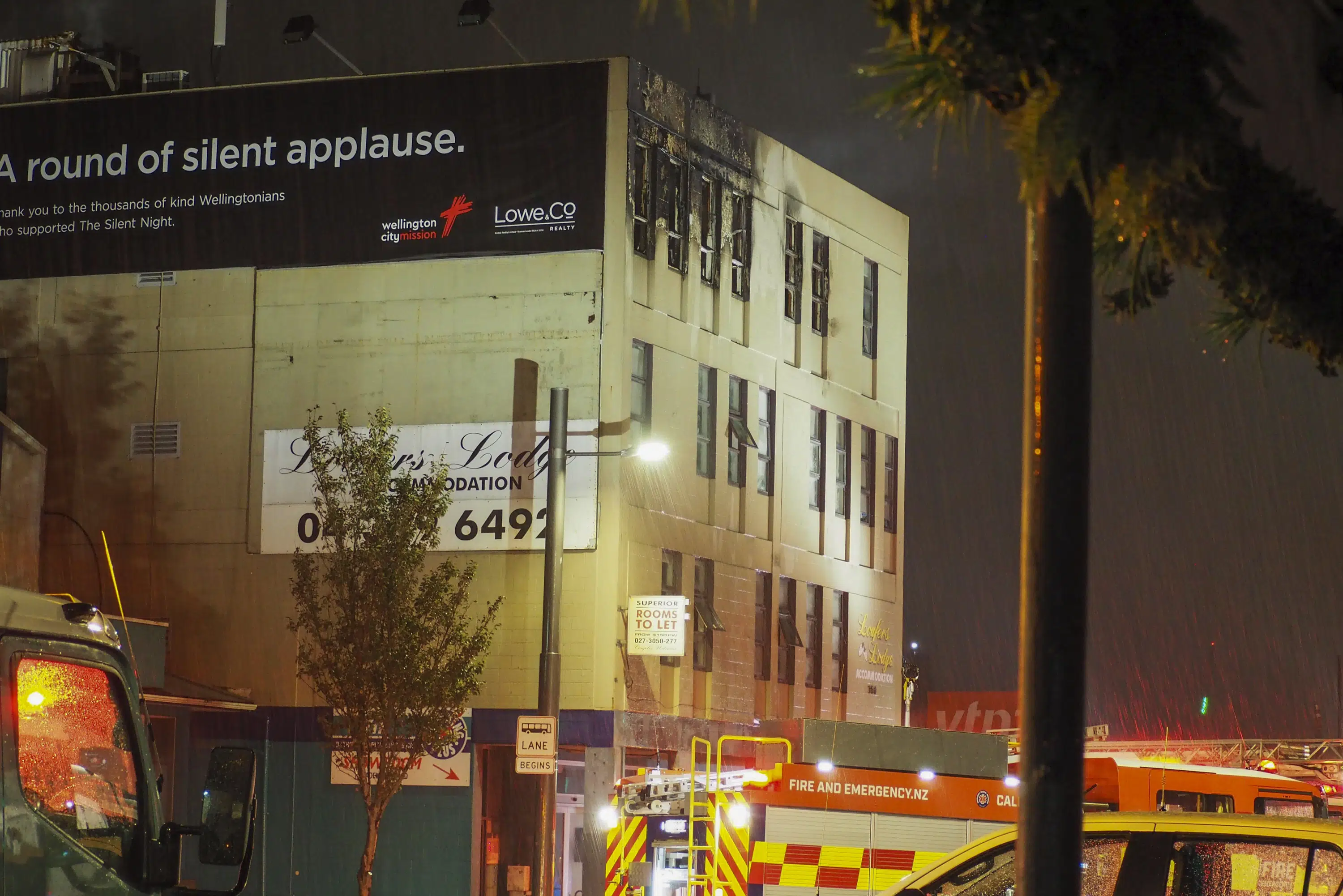 Almeno sei persone sono state uccise in un incendio in un motel in Nuova Zelanda, dicono i funzionari