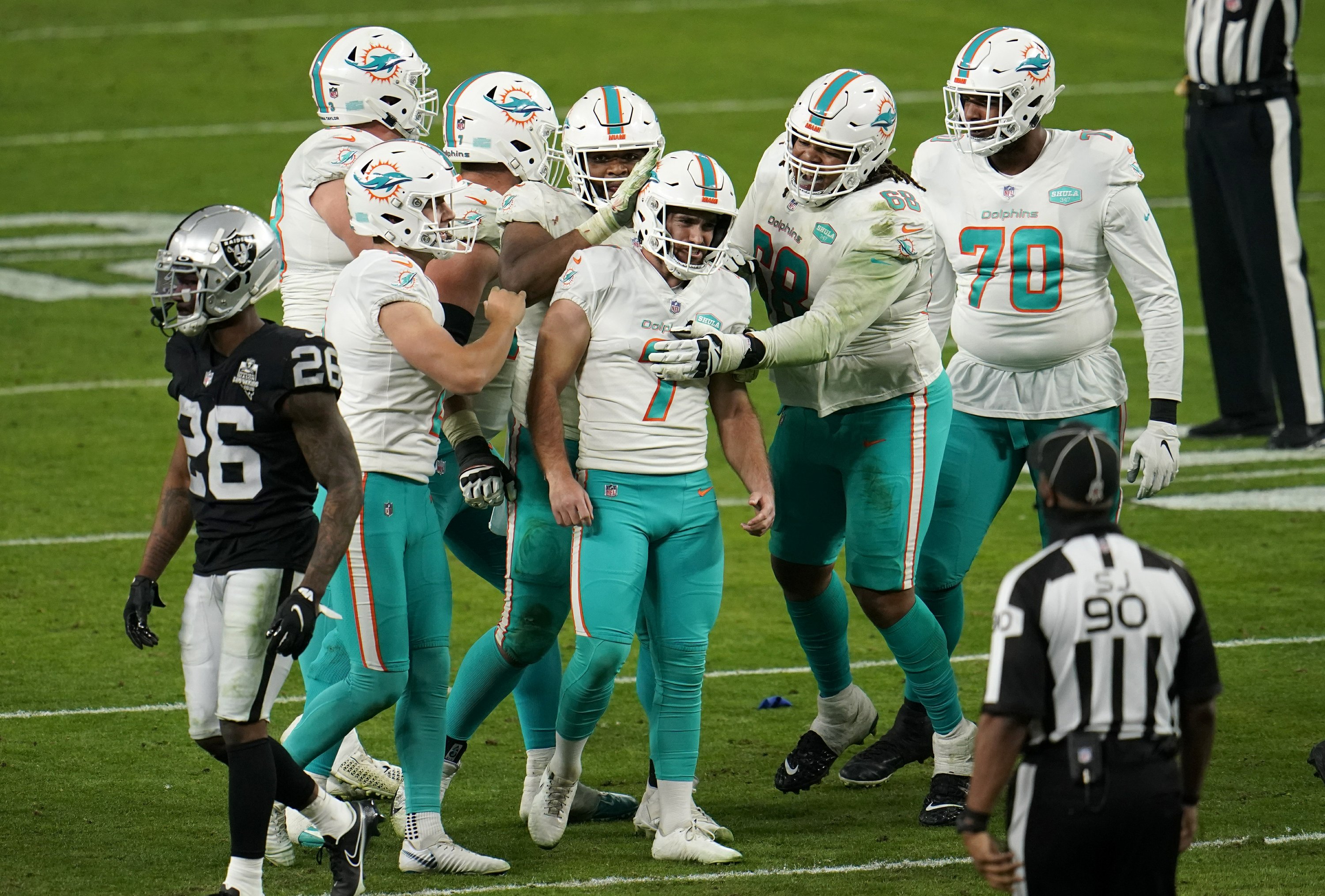 Dolphins kicker Sanders signs 22 million deal through 2026 AP News