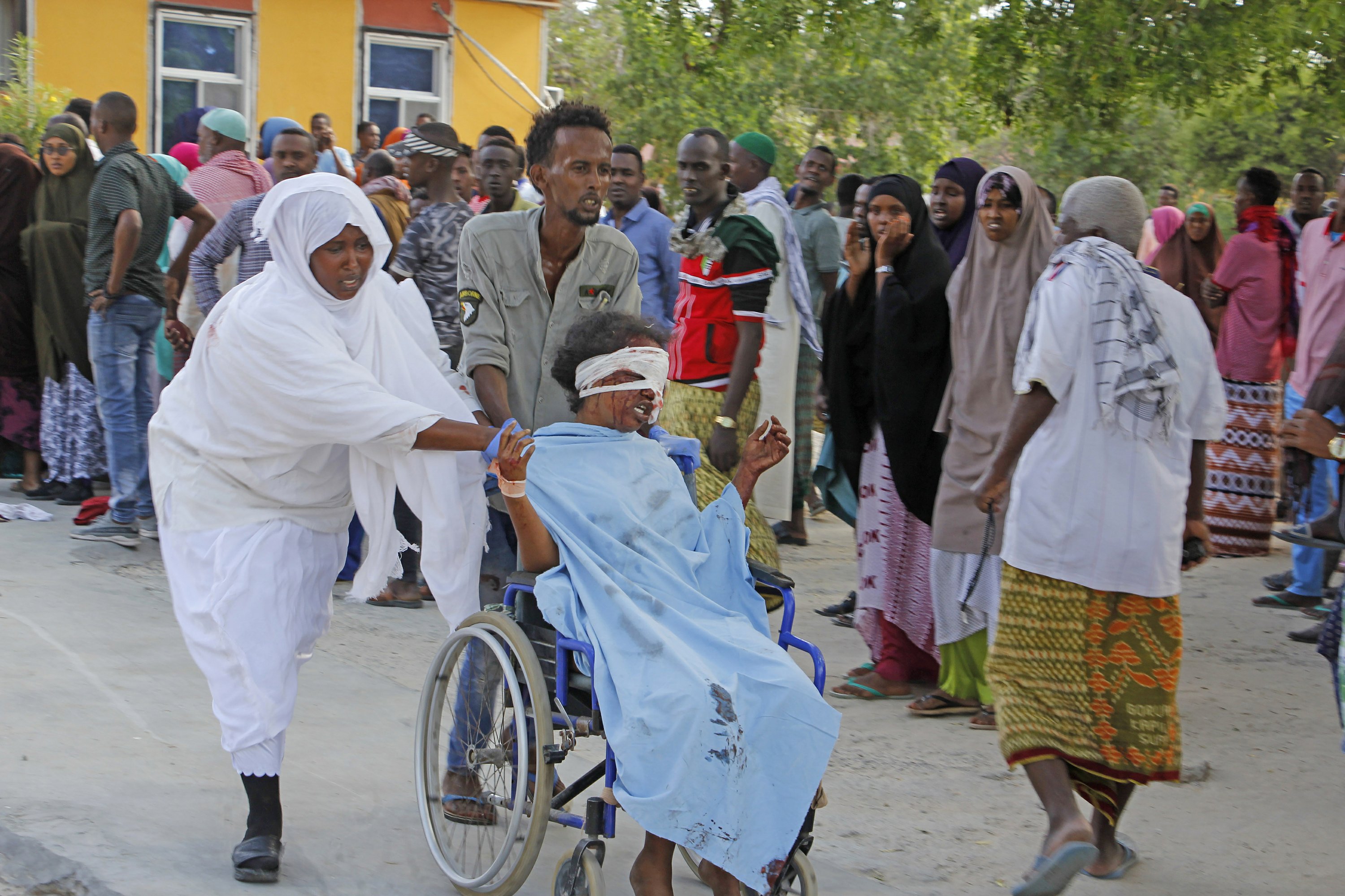 Somalia Bombing Kills Dozens Airstrikes Target Militants