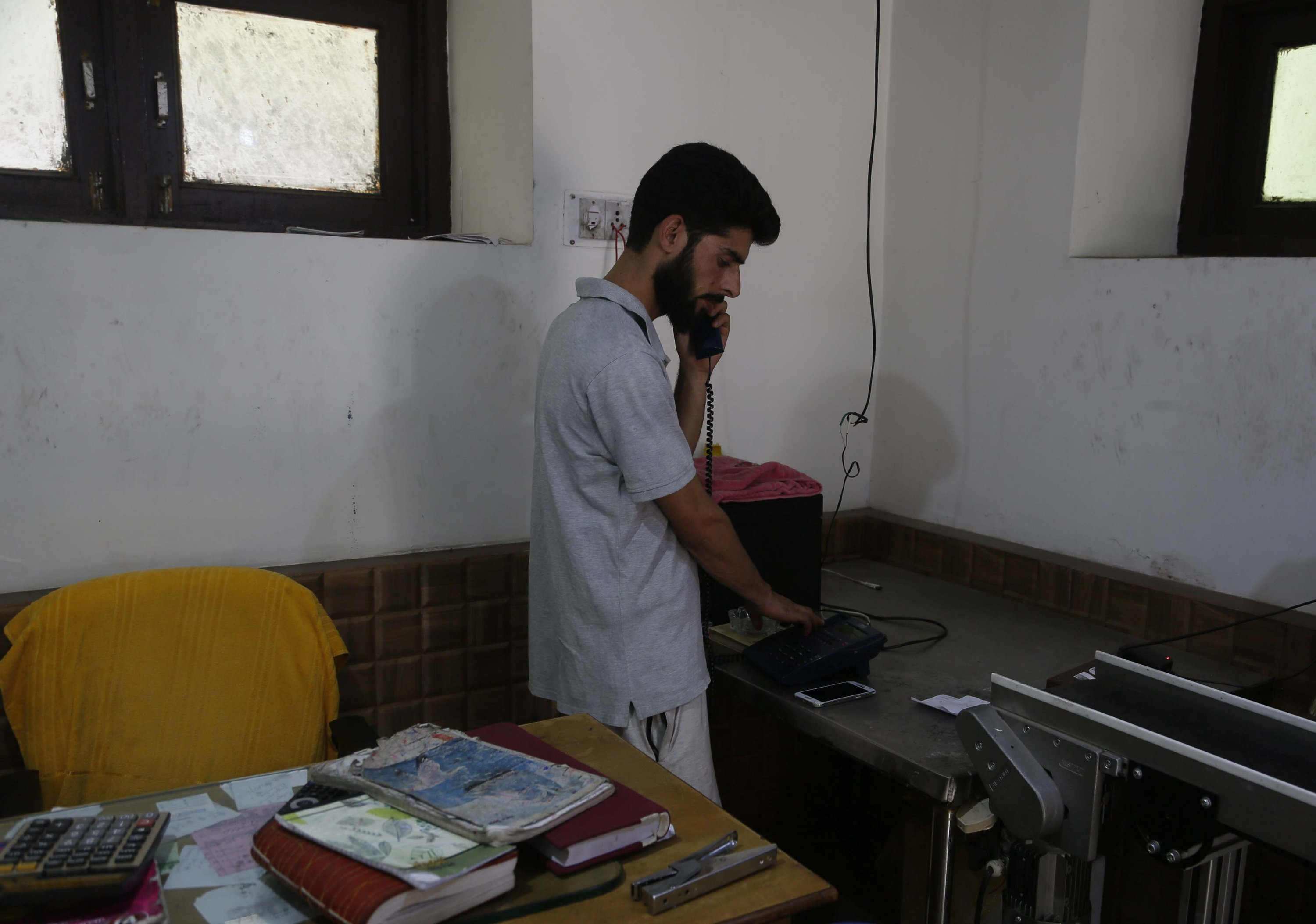 Landline Phone Service >> India Says Landline Phone Service Fully Restored In Kashmir Landline Phone Service >> India Says Landline Phone Service Fully Restored In Kashmir