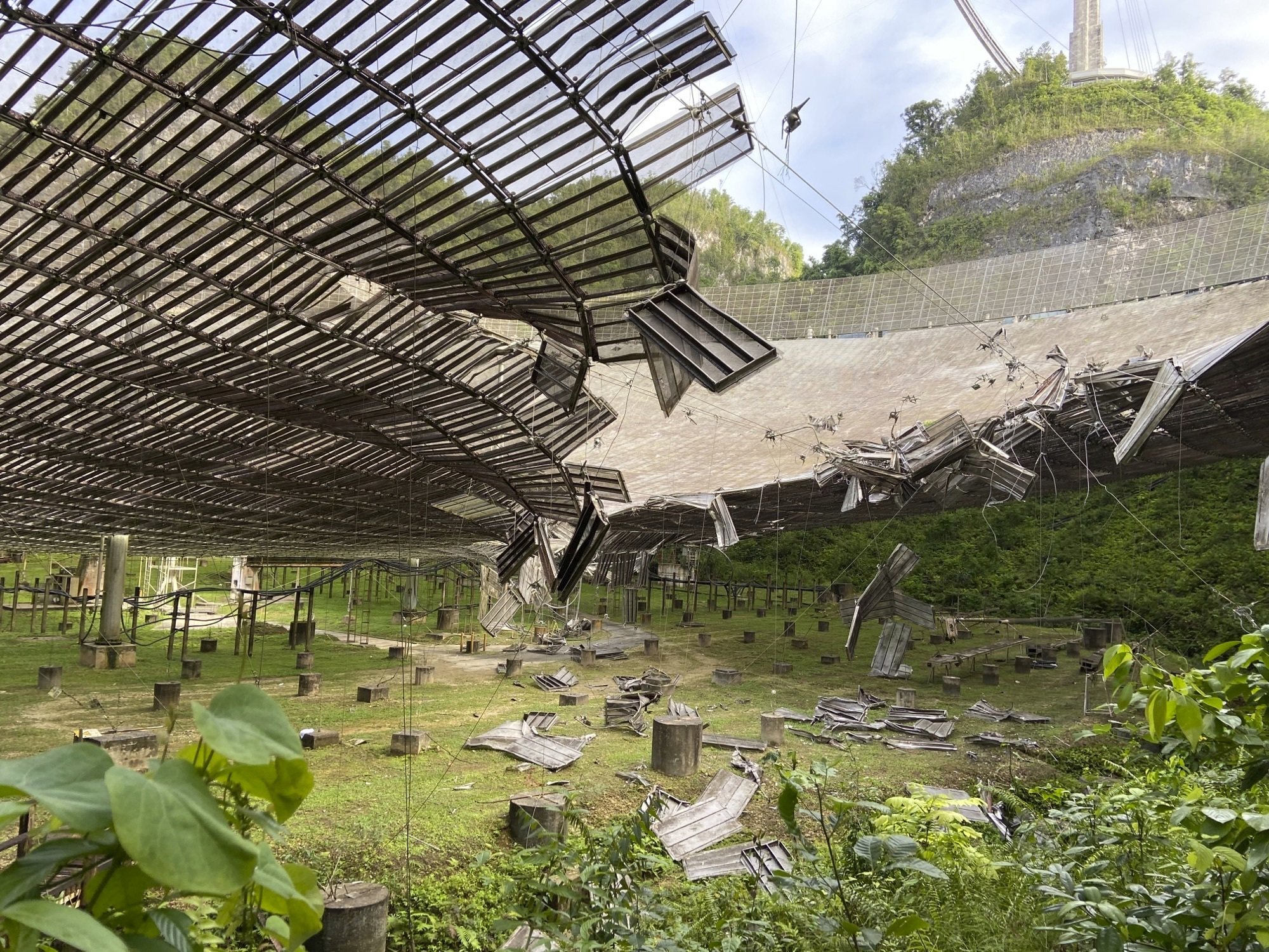 Huge Puerto Rico radio telescope to close in blow to science | AP News