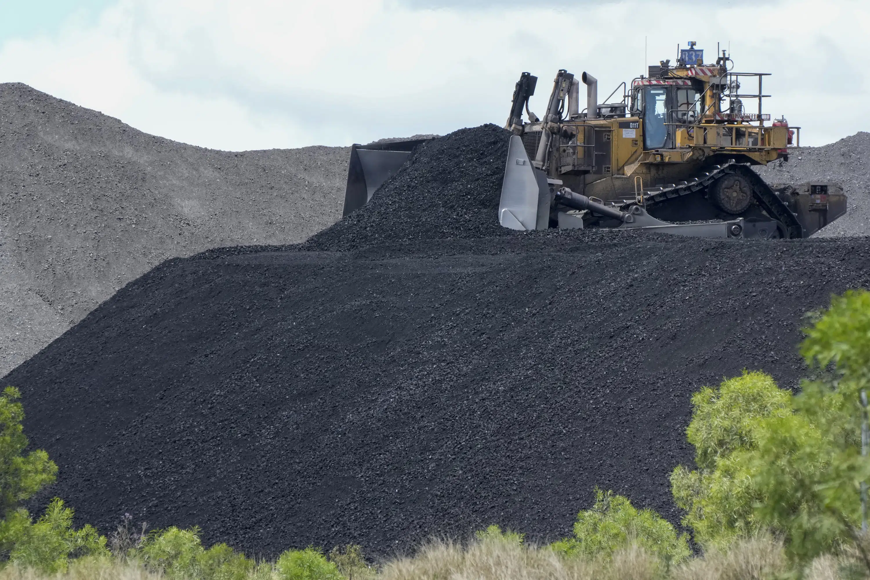 Australia rejects open-pit coal mine near Great Barrier Reef