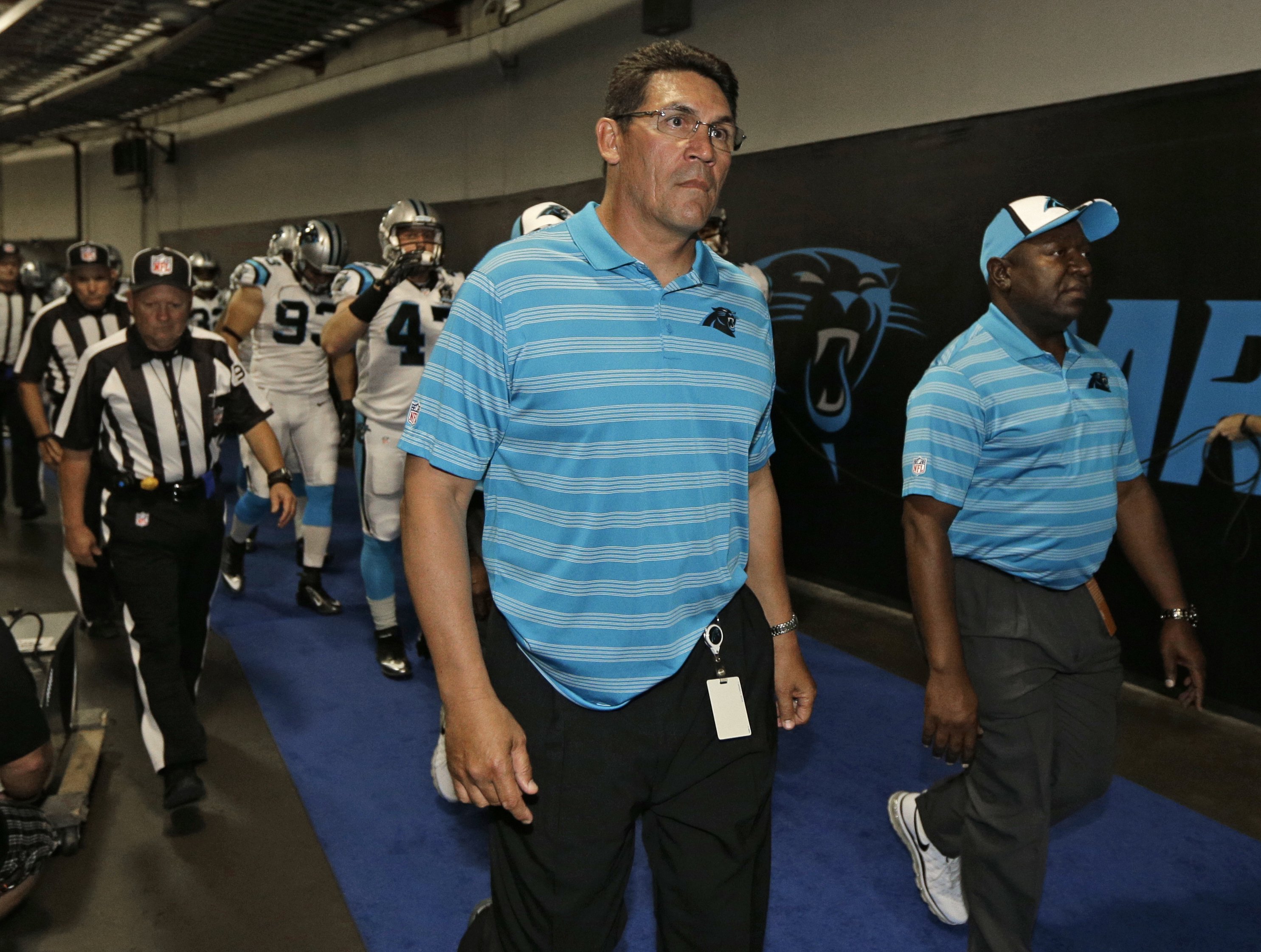 NFL coaches, players mingling more in locker rooms