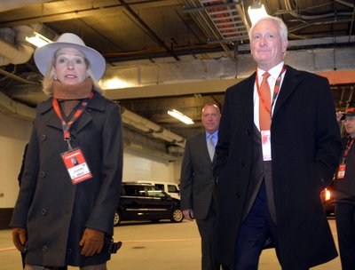 Browns owners support Mayfield choice 