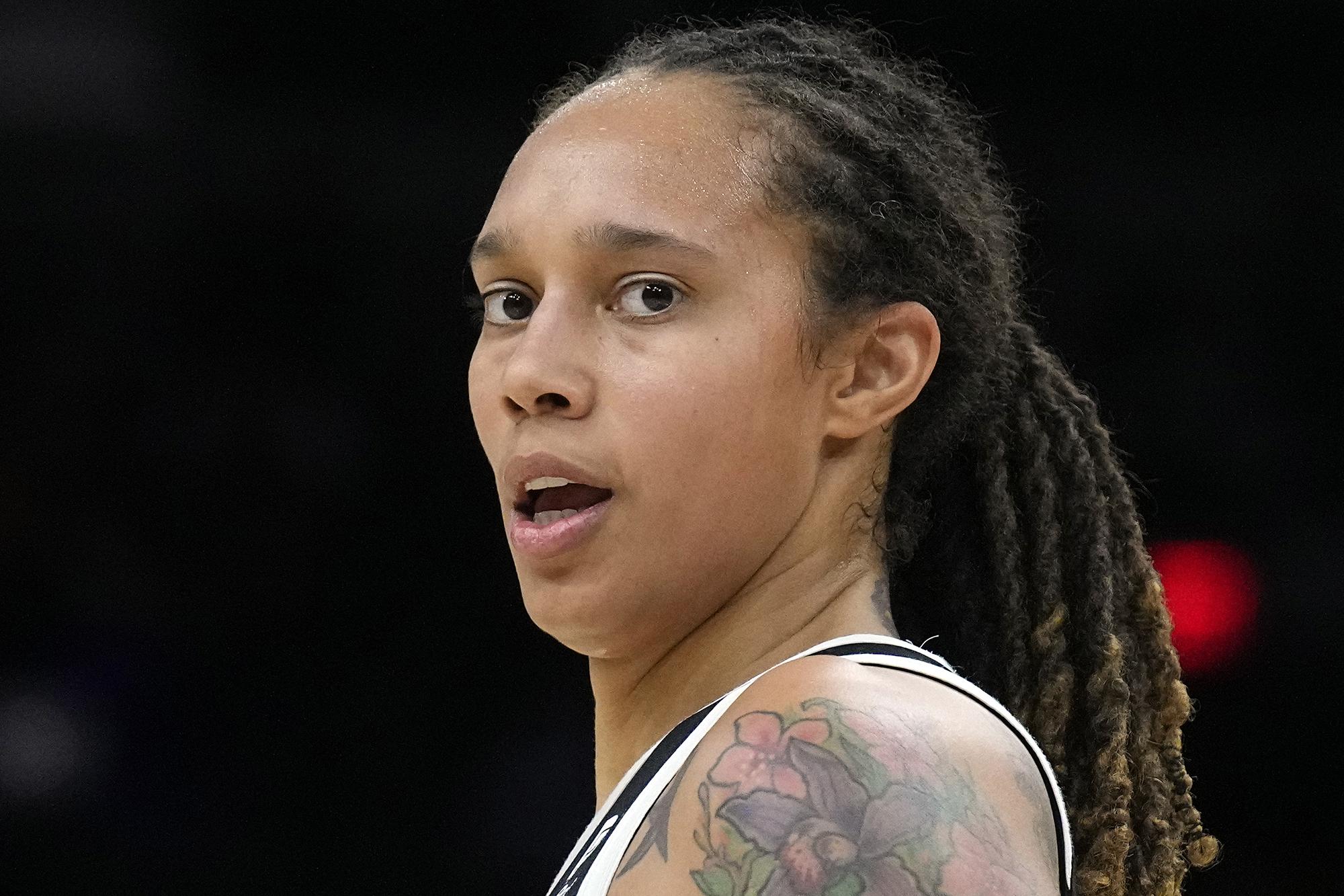 Mídia russa: detenção do astro da WNBA Grenier prorrogada até 19 de maio