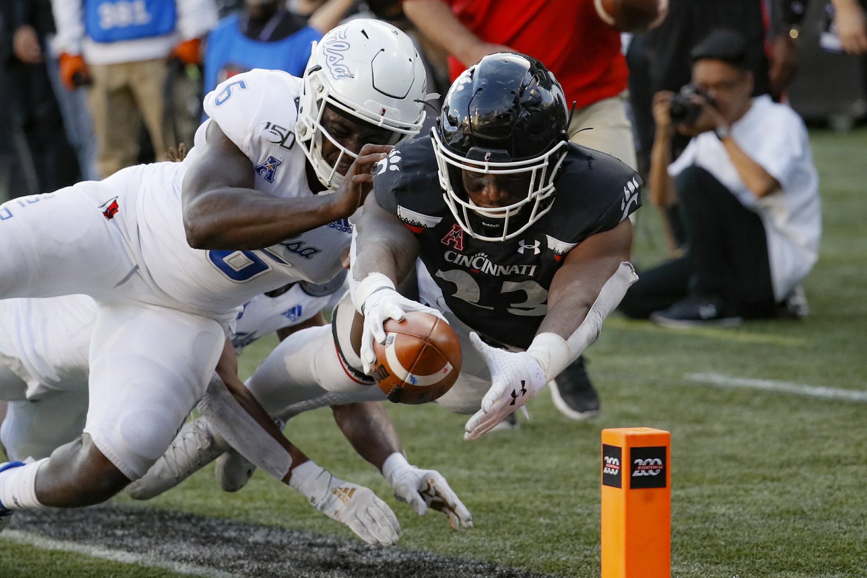 No. 17 Cincinnati visits ECU looking to keep rolling AP News