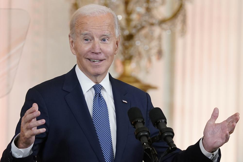 Biden to get updated COVID-19 booster shot, promote vaccine