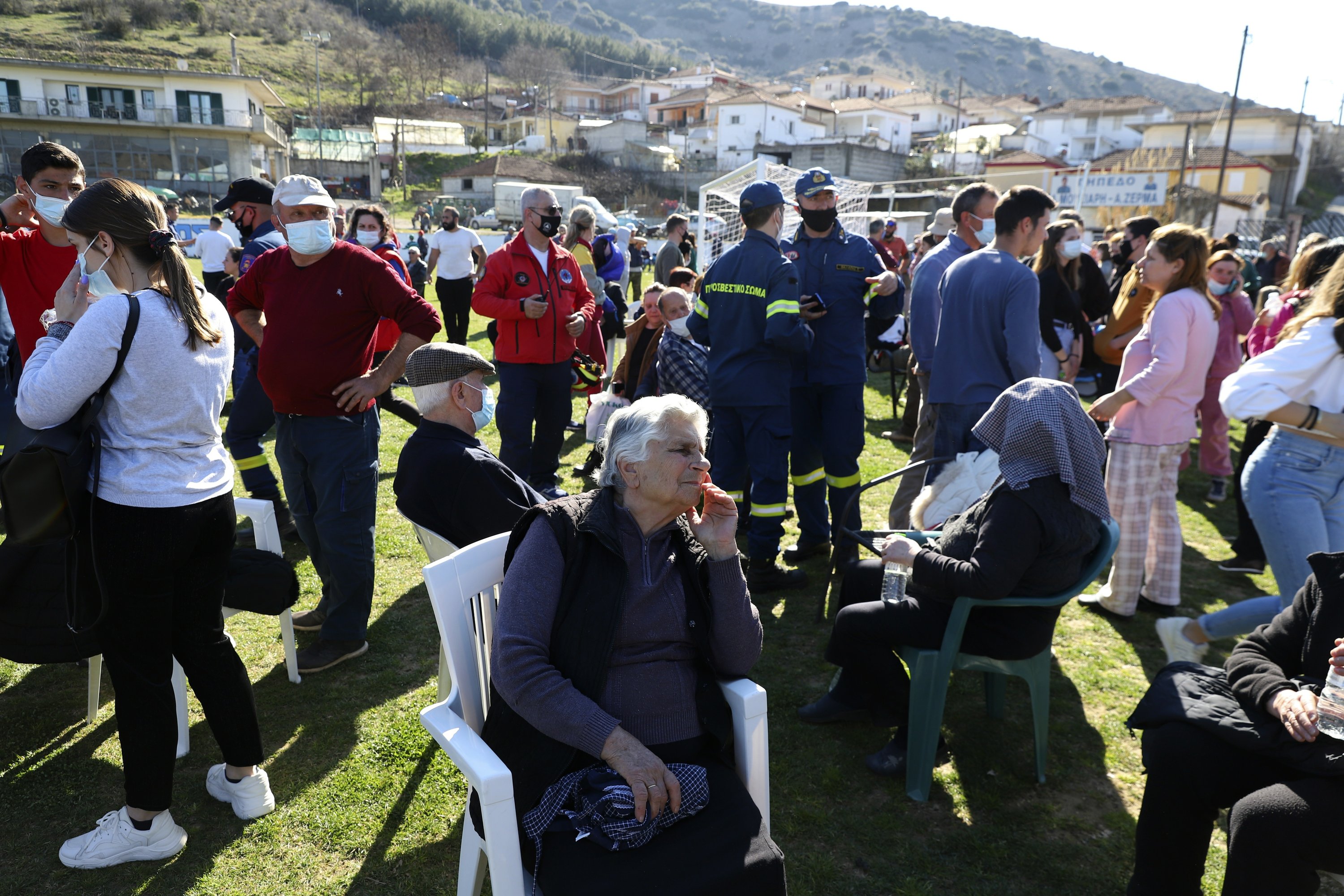 Strong earthquake shakes central Greece, felt in Balkans