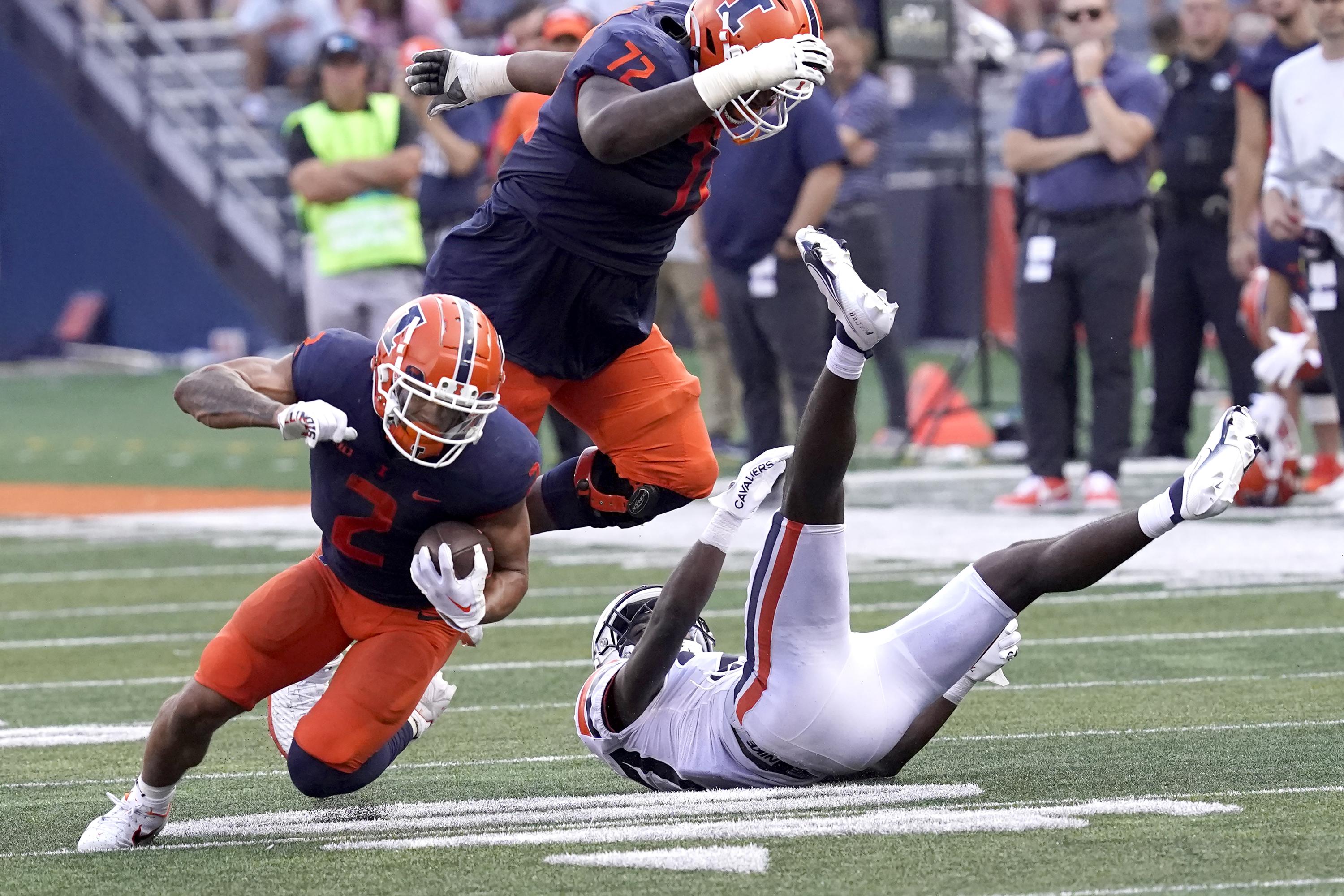 STAT WATCH Illini RB Off And Running Toward Another 1 000 AP News