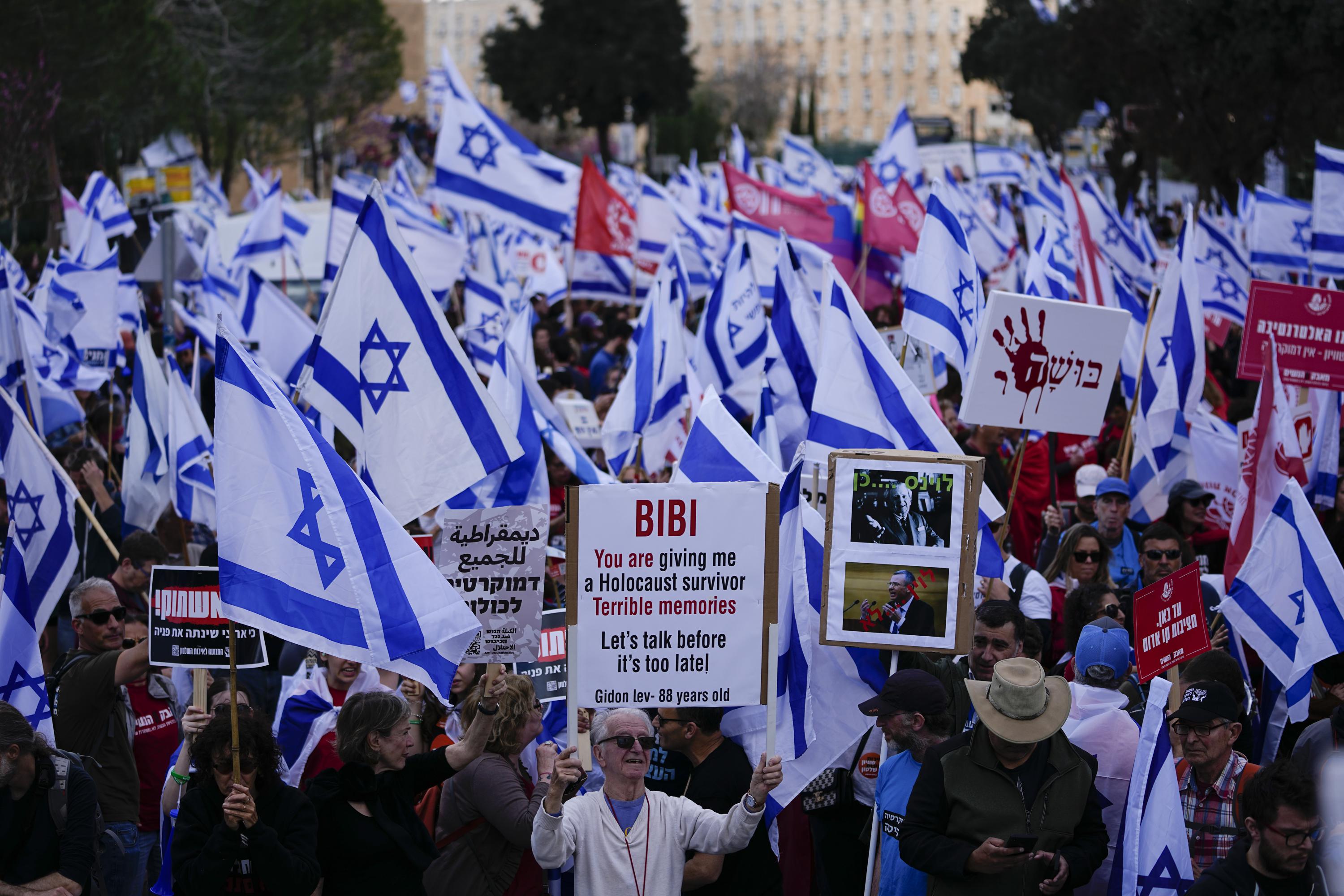 Israeli mass protests, strike ramp up pressure on Netanyahu