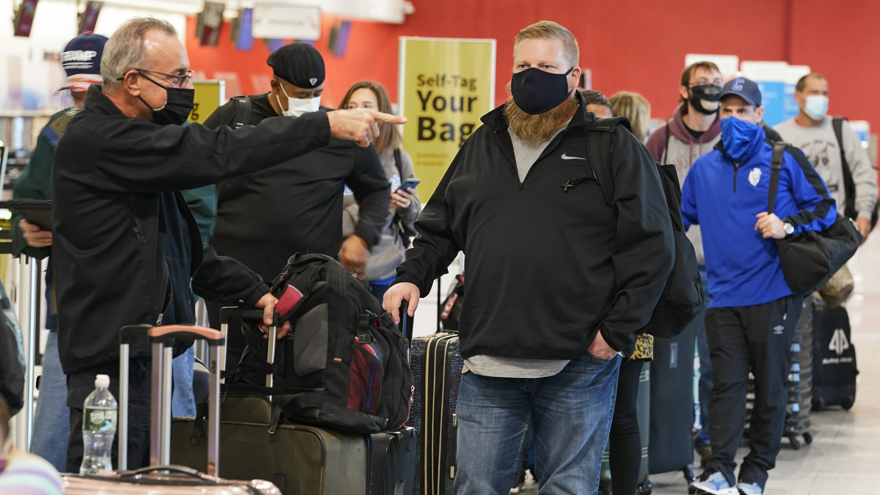 Americans risk traveling over Thanksgiving despite warnings