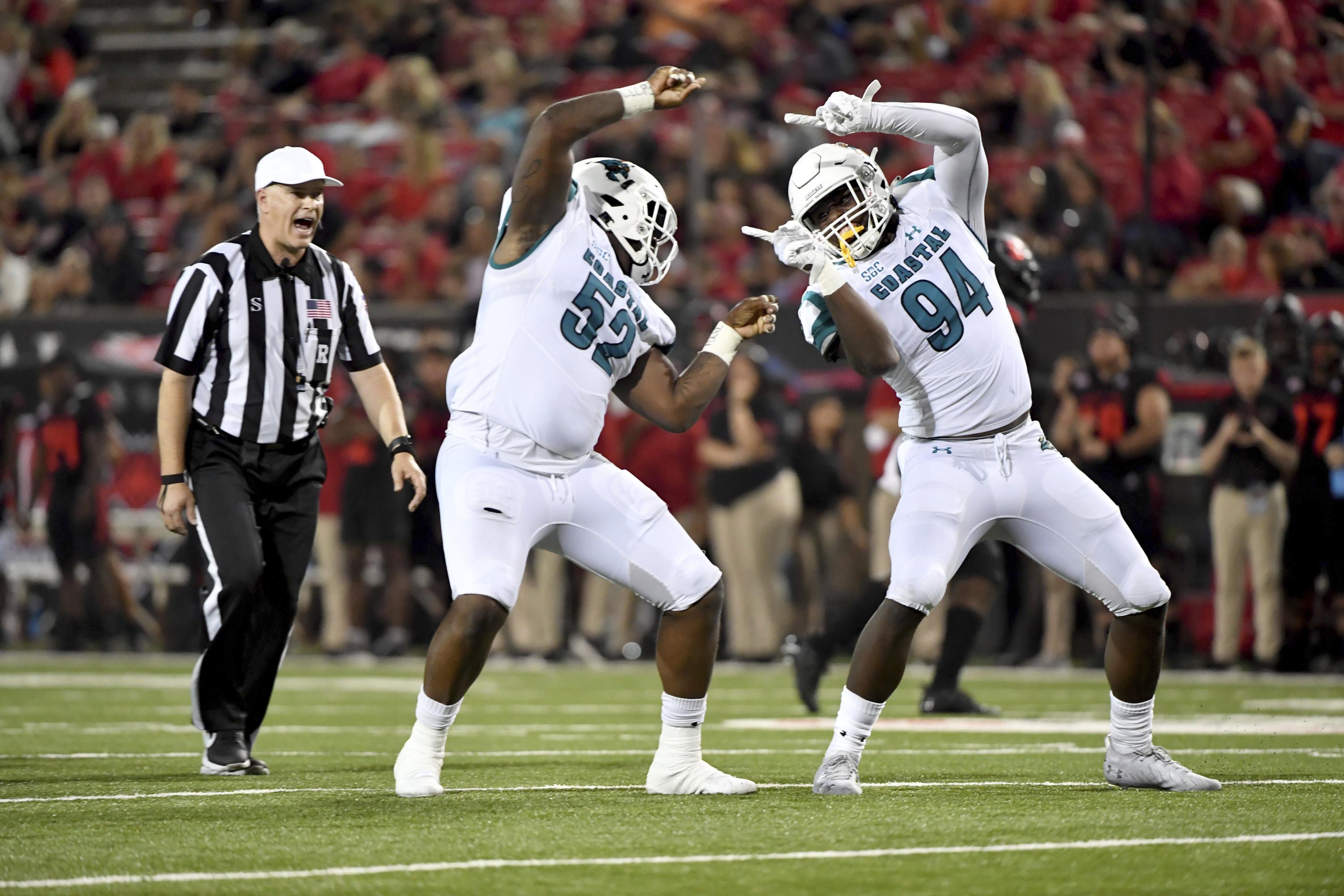 No. 15 Coastal Carolina beats Arkansas State 5220 AP News