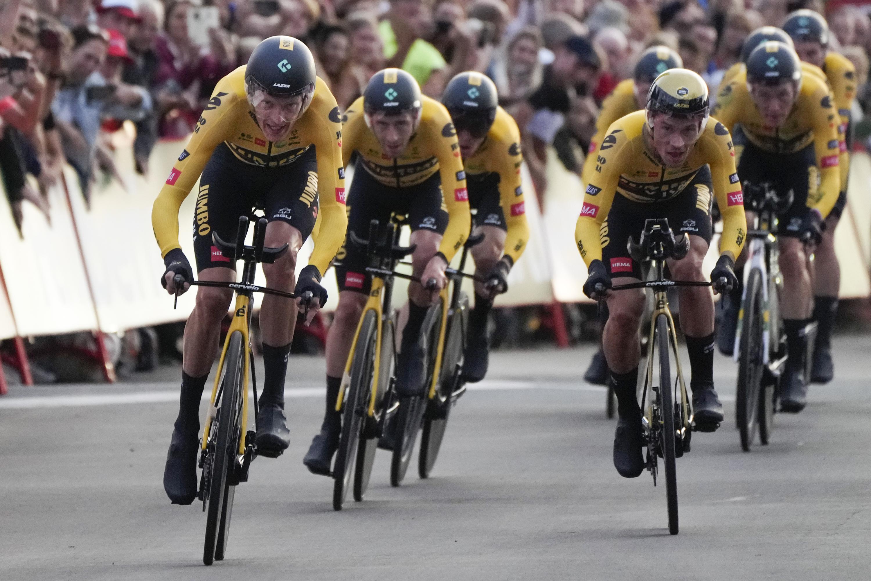 JumboVisma, de Roglic, gana 1ra etapa de Vuelta a España AP News