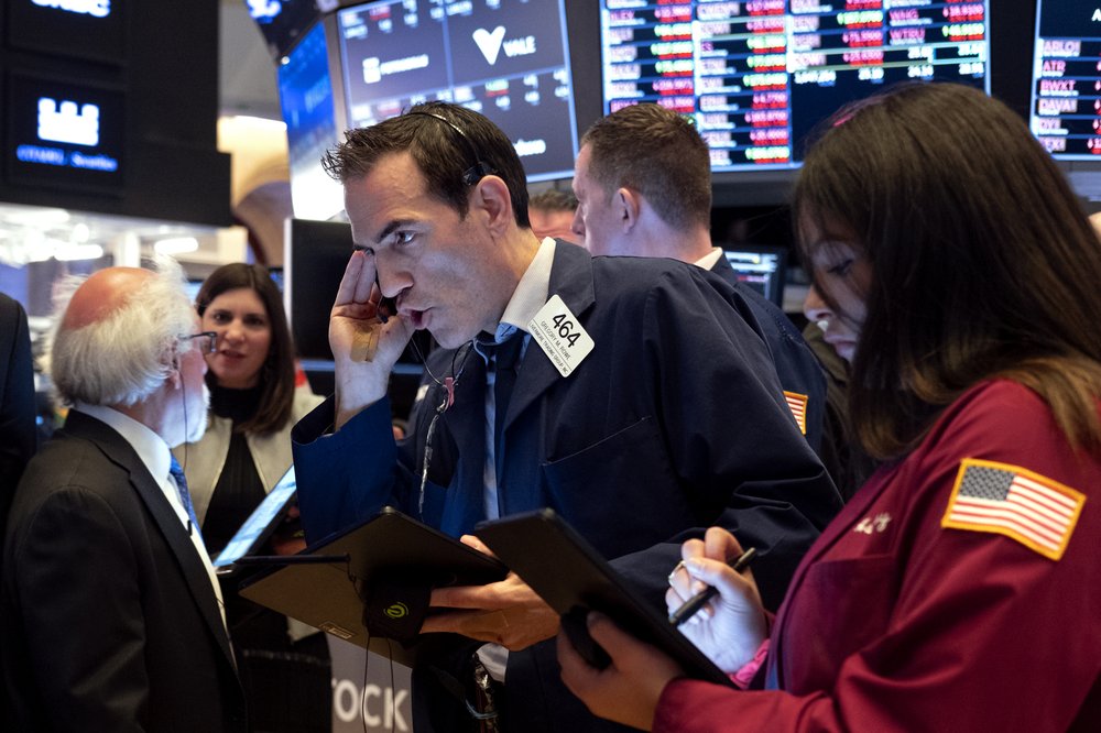 Stocks lose 6% on Wall Street as more businesses close their doors