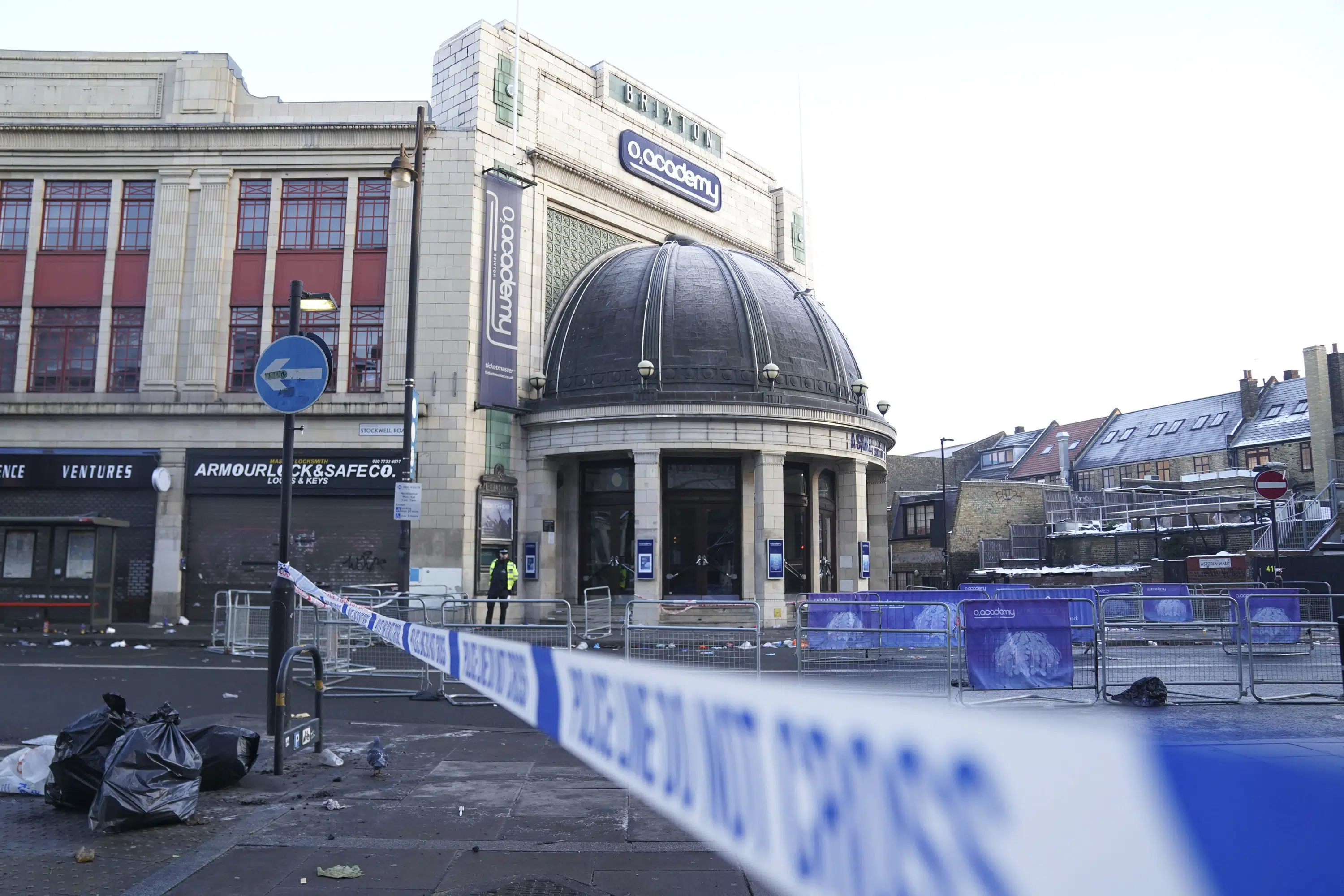 4 in critical condition after crush at London concert venue