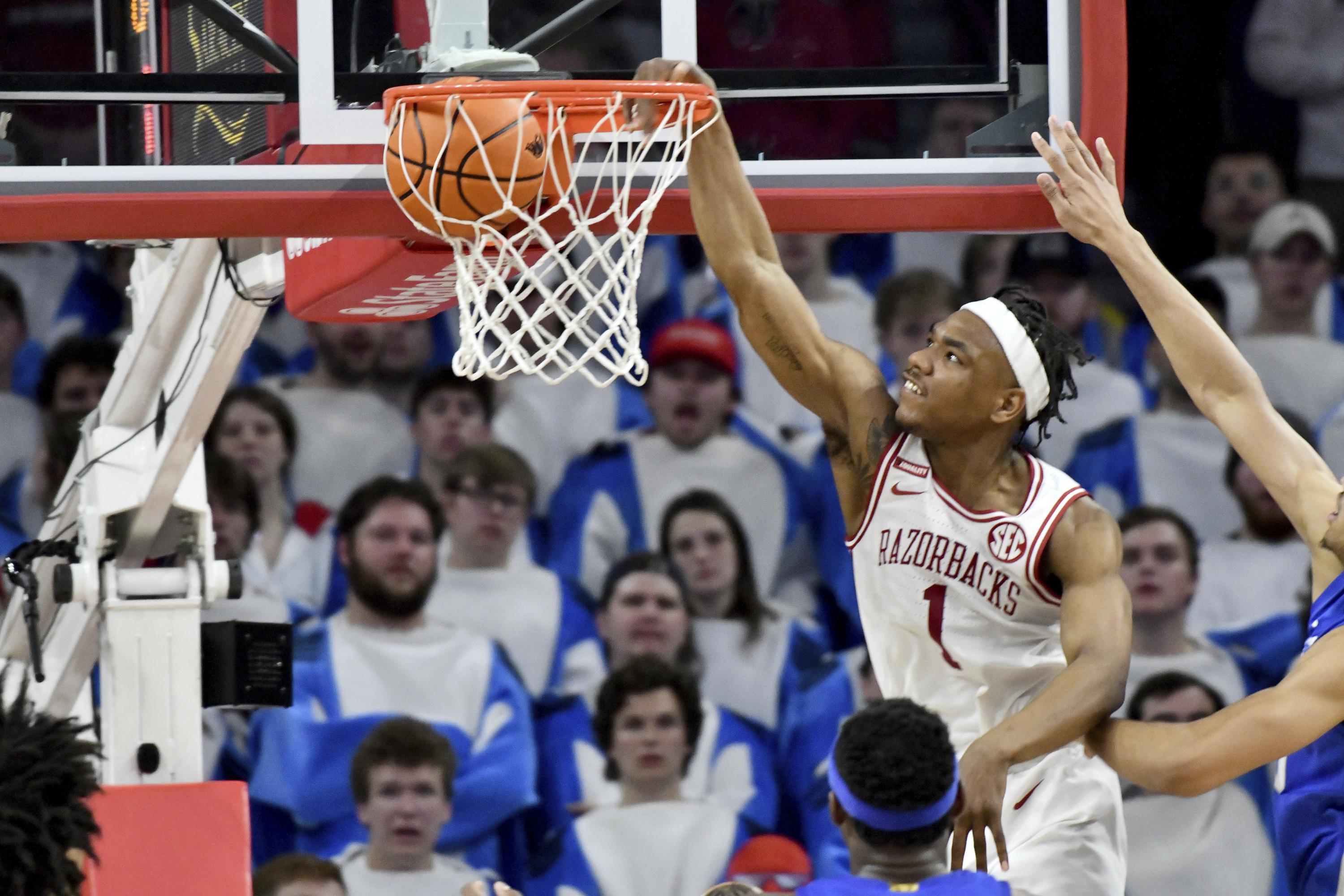 Notae has 30, No. 18 Arkansas upends No. 6 Kentucky 75-73 | AP News