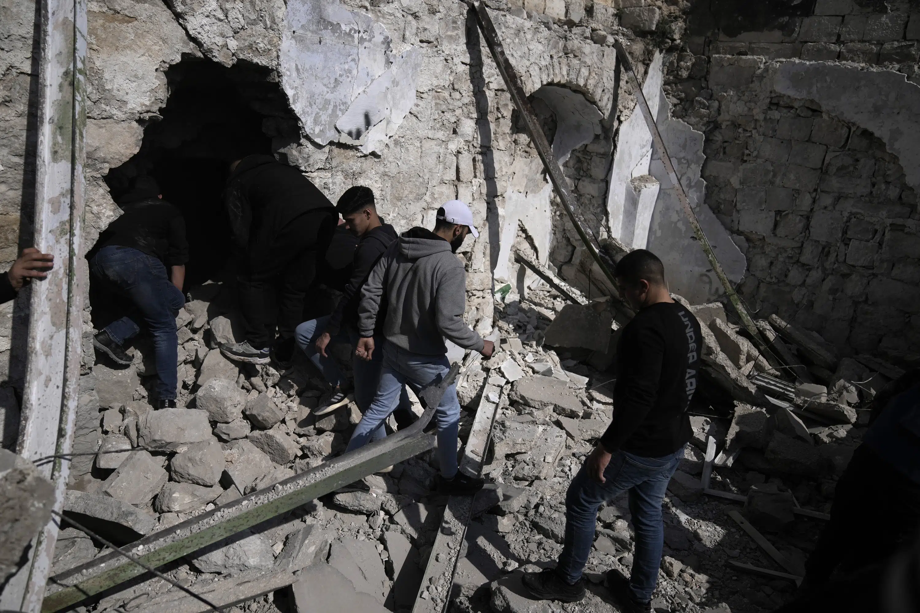 What’s behind the Israeli army’s deadly Nablus arrest raid? What’s behind the Israeli army’s deadly Nablus arrest raid?