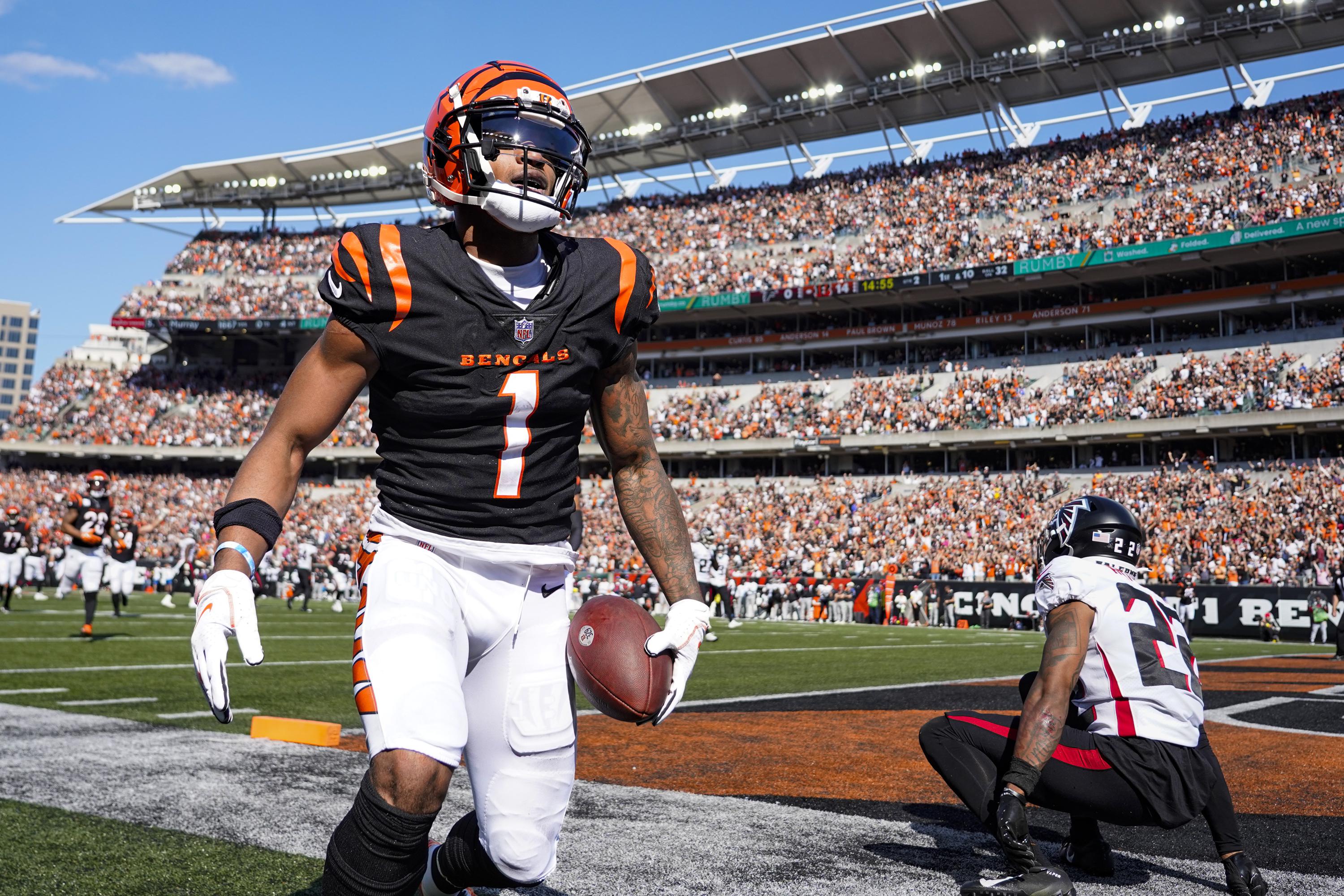 AP source Bengals star WR Chase out weeks with hip injury AP News