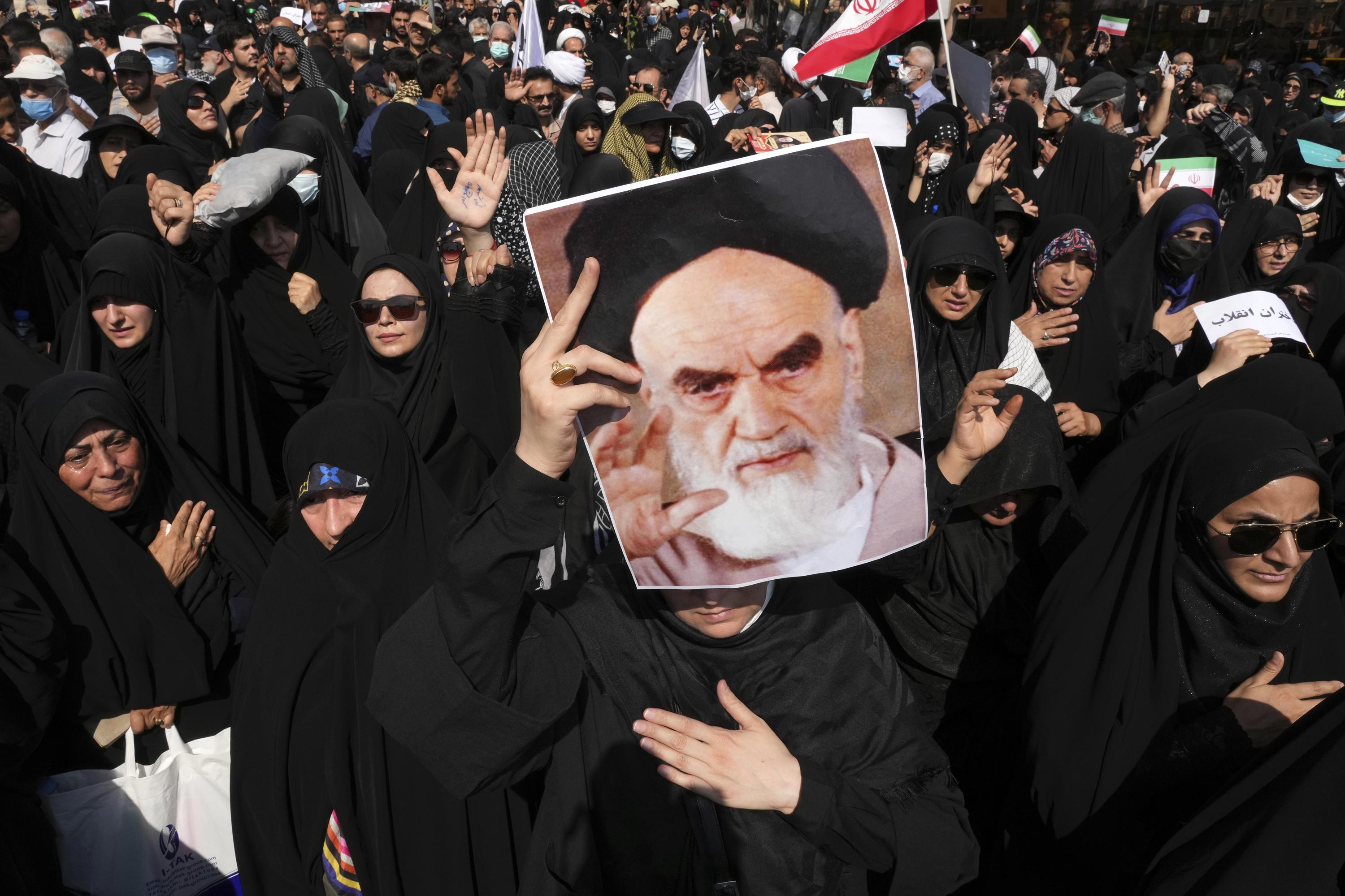 Ситуация в иране последние новости. Аятолла Хомейни 2022. Аятолла Хомейни похороны.