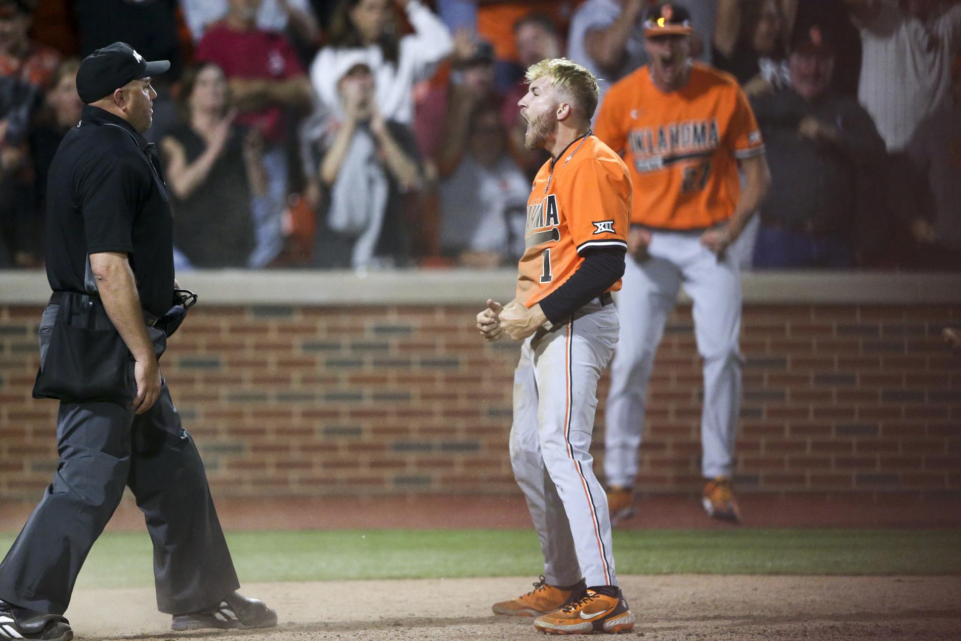 Oklahoma State stays alive with 10inning win over Arkansas AP News