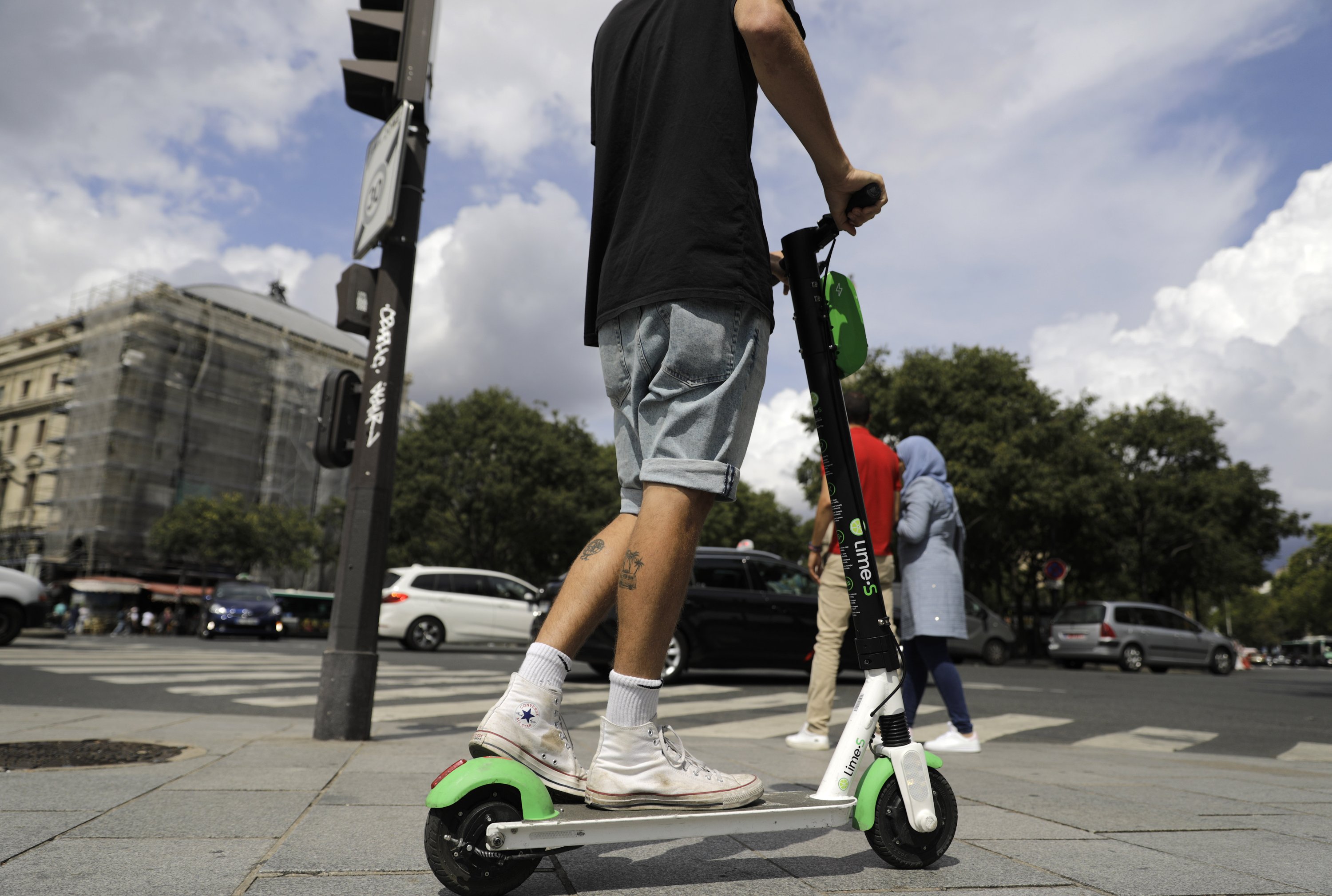 Со скольки лет можно арендовать электросамокат. Самокат Electric Scooter esu005-1. Райд скутерс. Самокат Scooter and Ride. Ride an Electric Scooter.