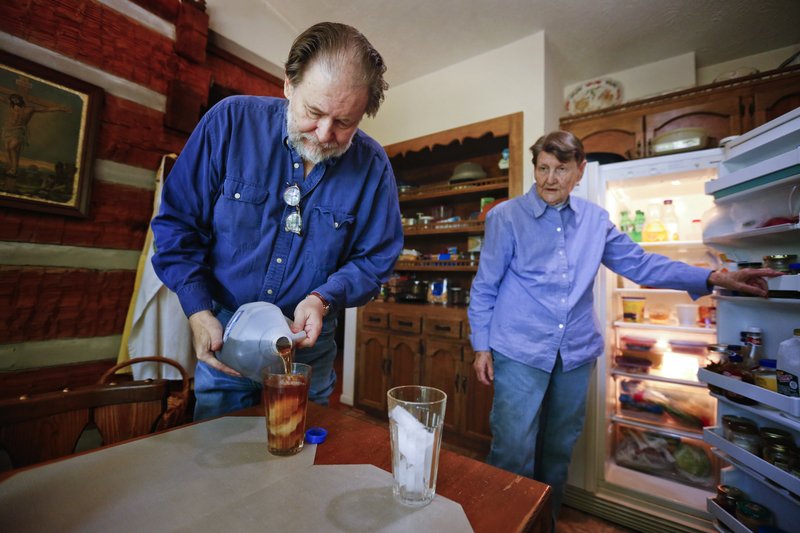 Author Rick Bragg at home with the 'best cook' his mom