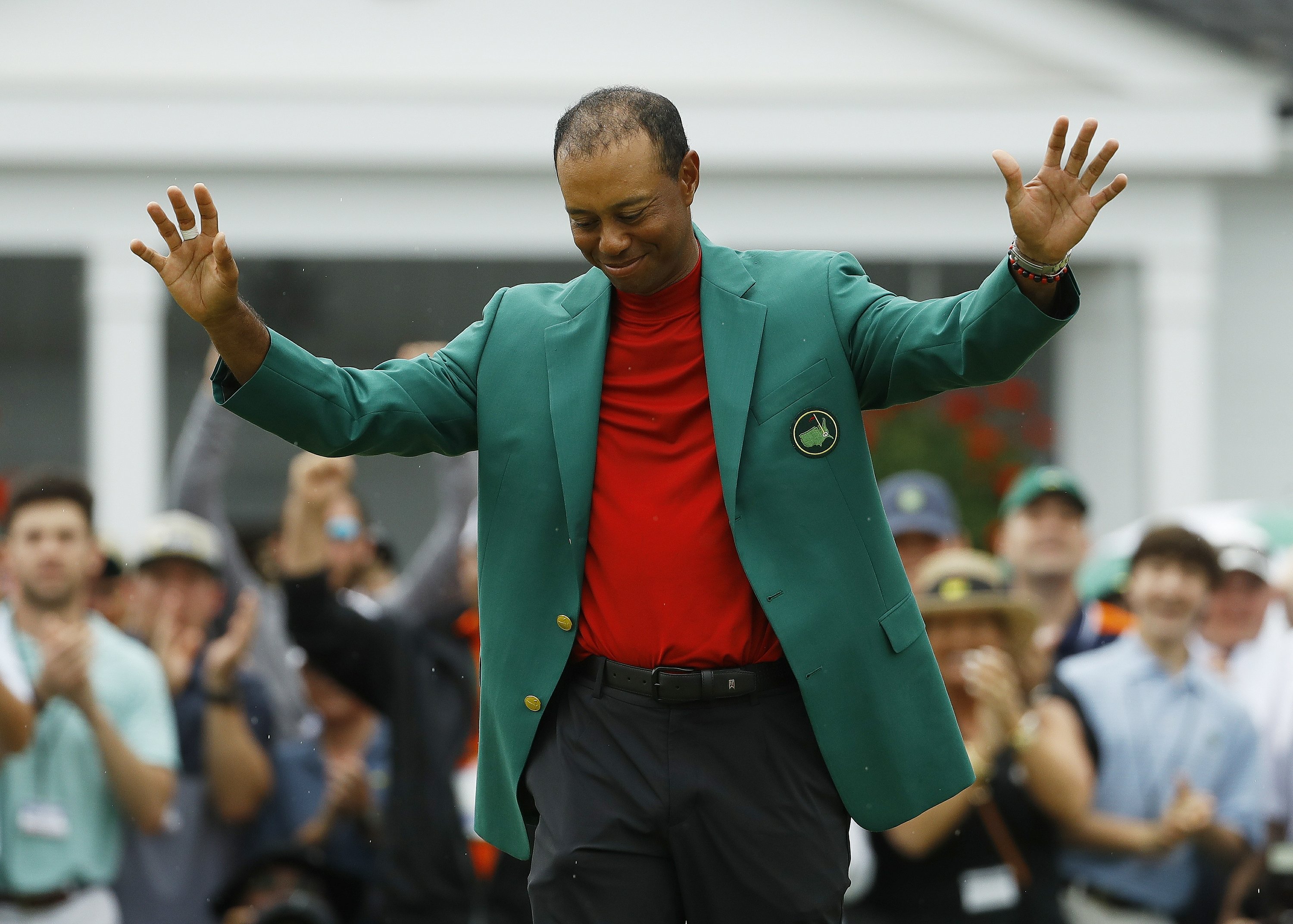 Chaotic leaderboard, Tiger's win makes for memorable Masters AP News
