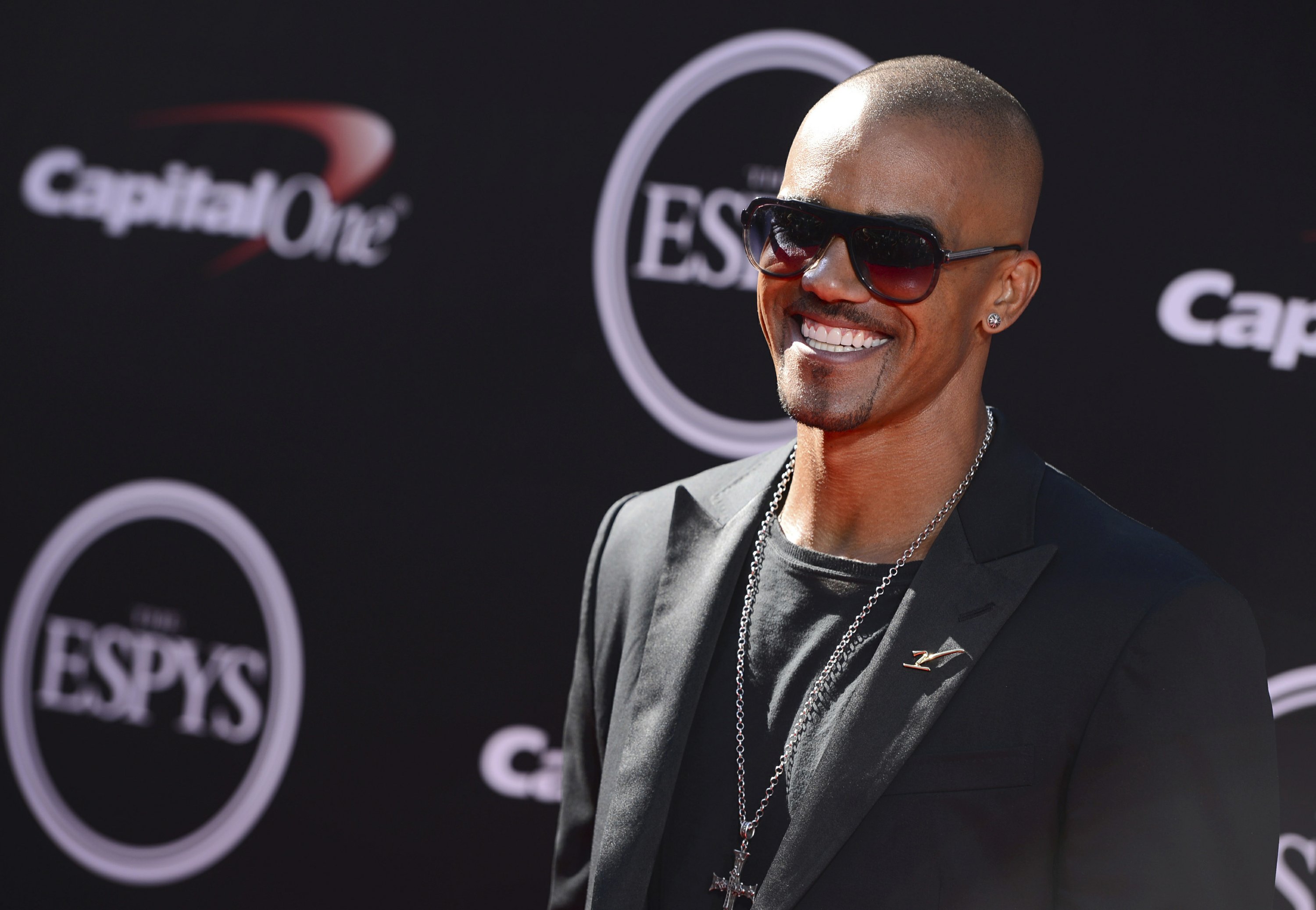 criminal minds shemar moore sunglasses