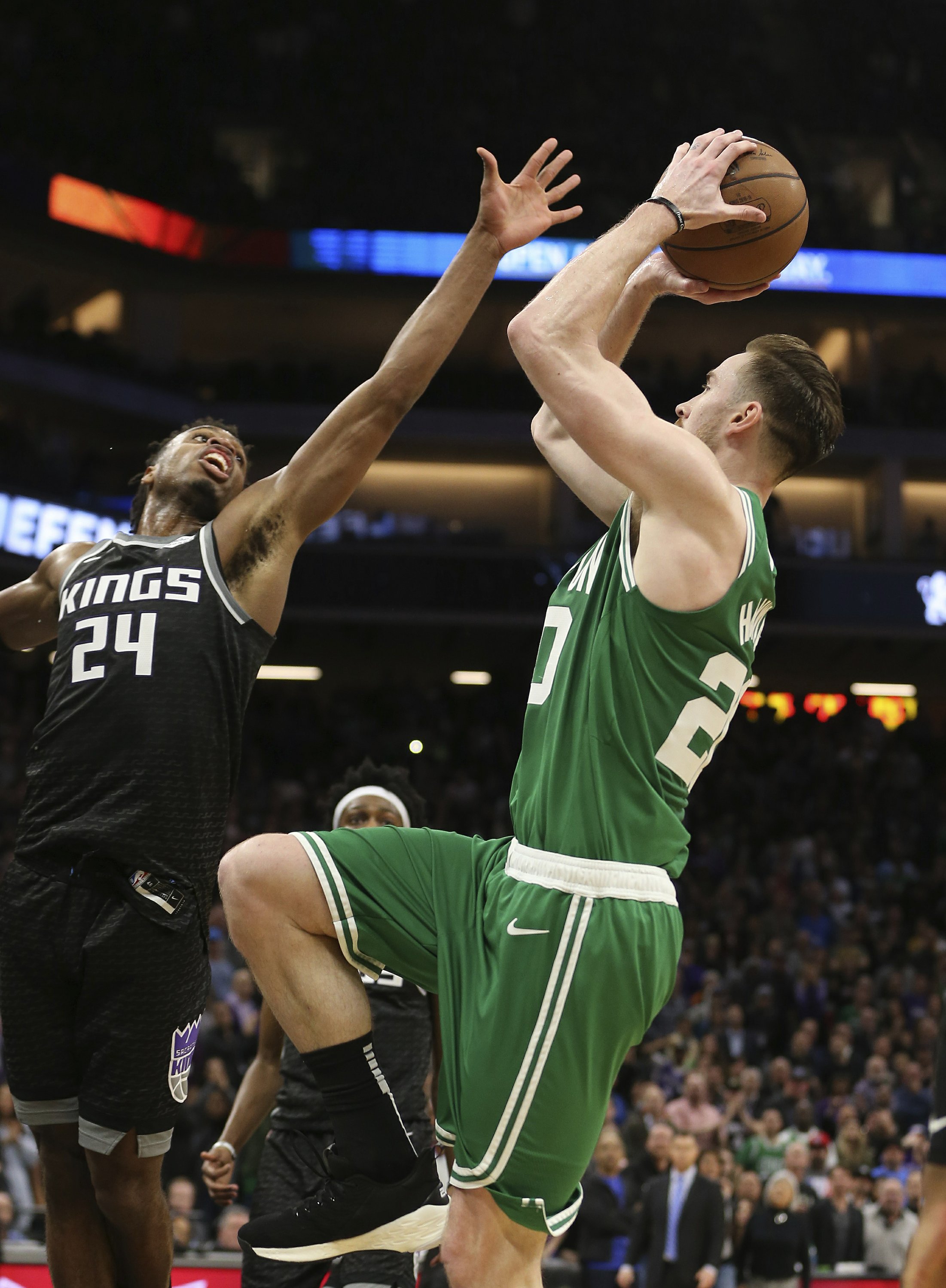 Hayward S Game Winner Lifts Celtics Over Kings 111 109