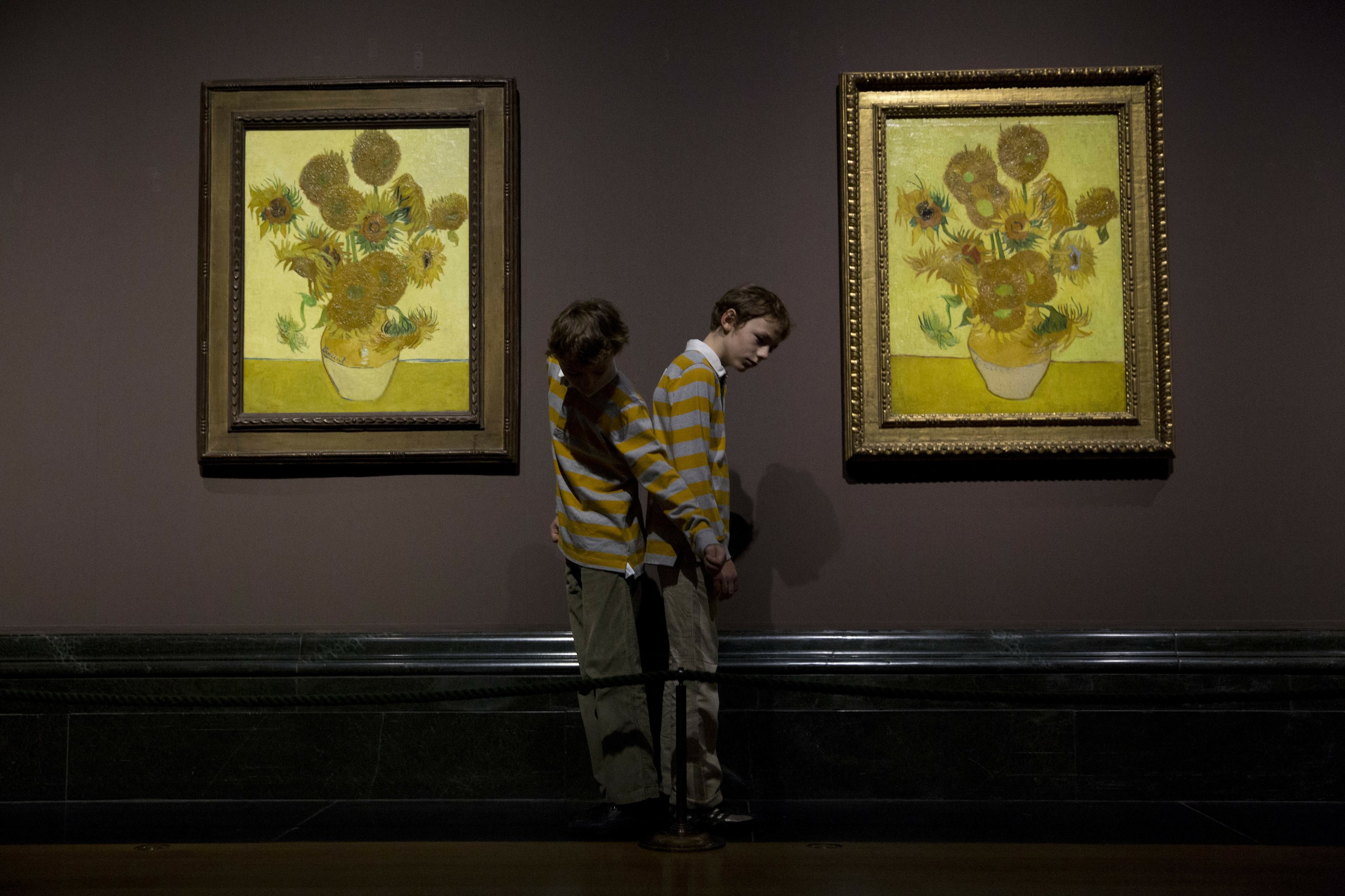 Van Gogh Sunflowers Reunited Online