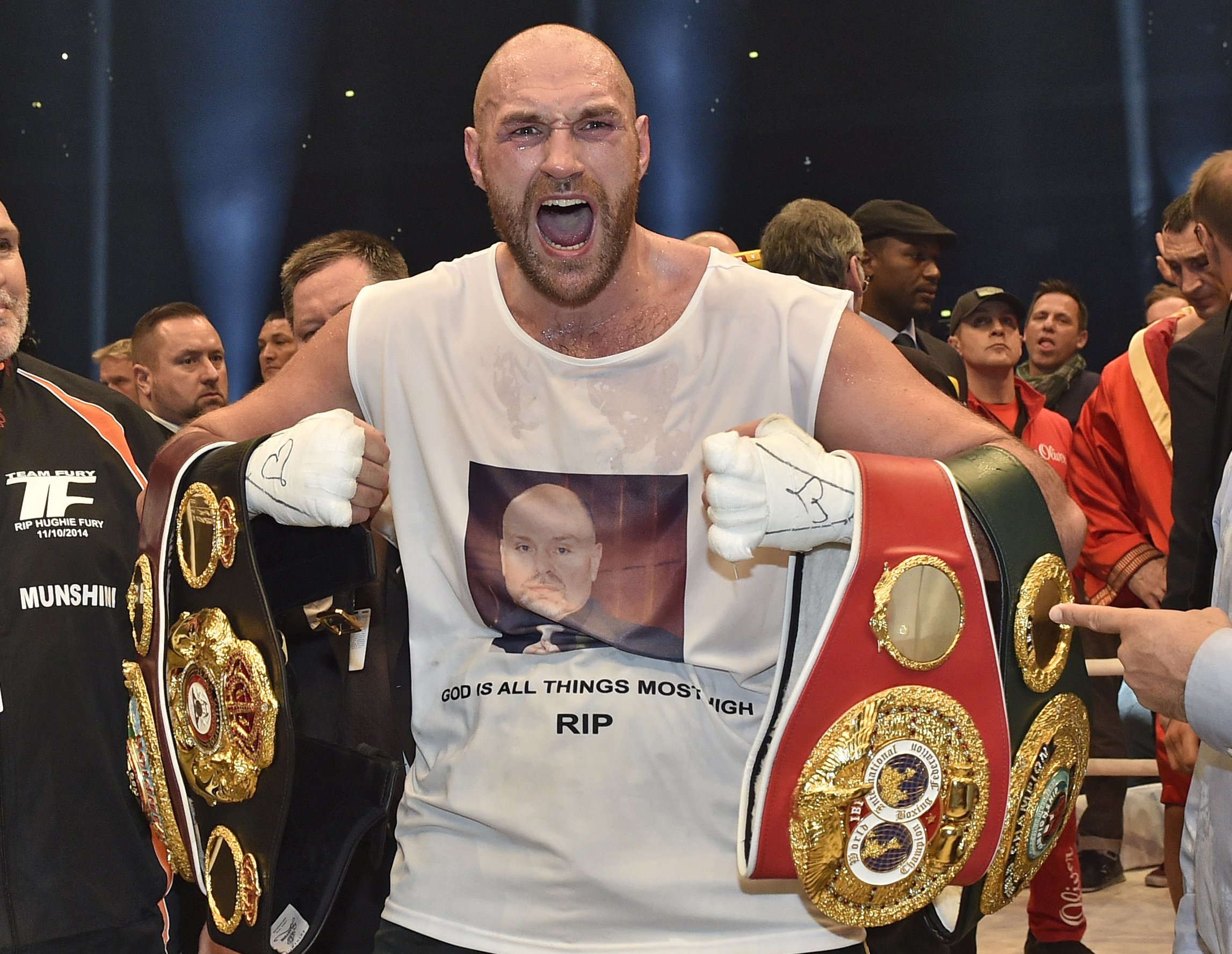 Tyson Fury vacates heavyweight belts, loses boxing license AP News