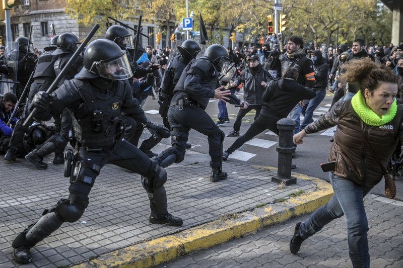 Clashes Erupt As Spanish Cabinet Holds Meeting In Catalonia spanish cabinet holds meeting in catalonia