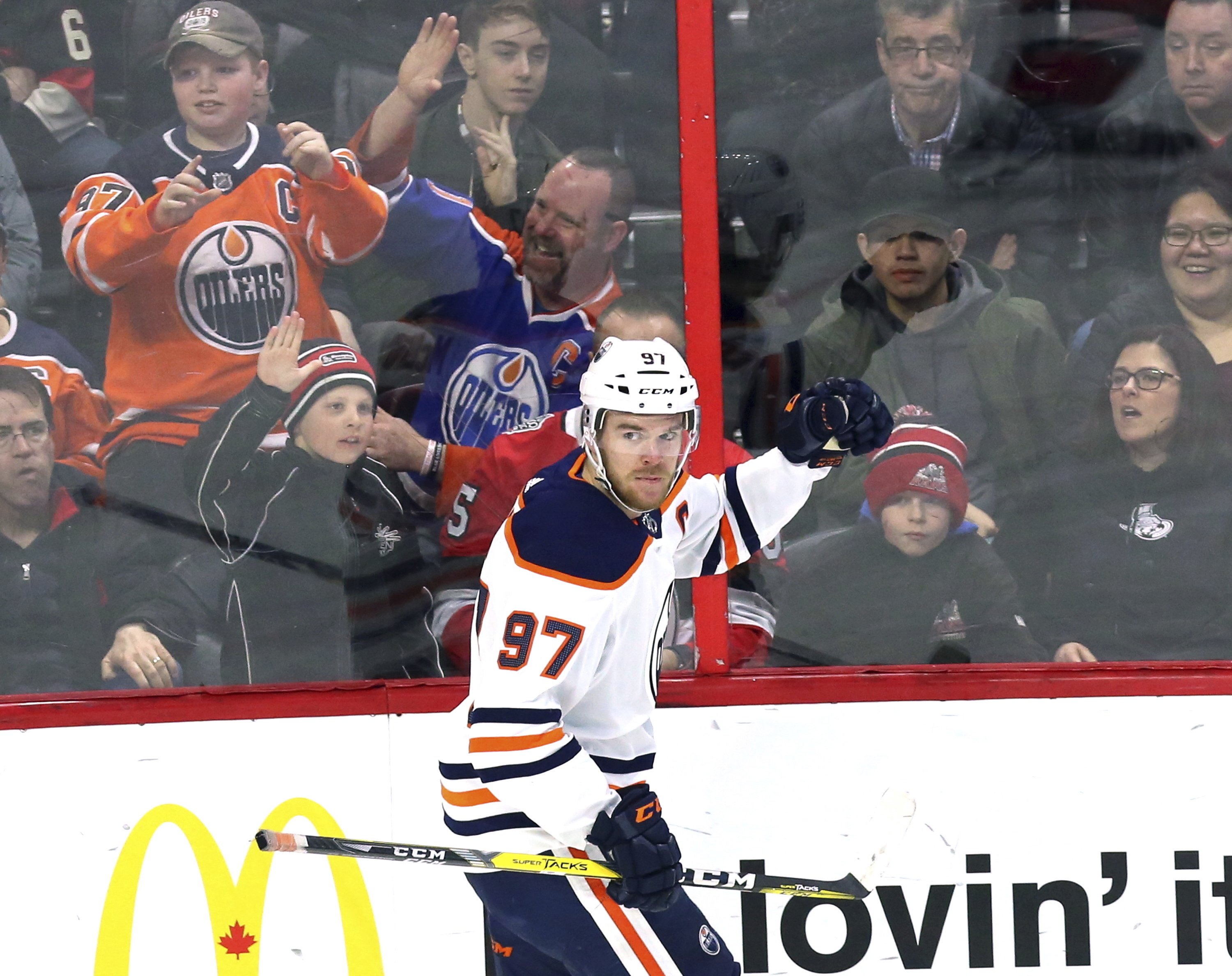 Mcdavid Has 2 Goals 2 Assists Oilers Top Senators