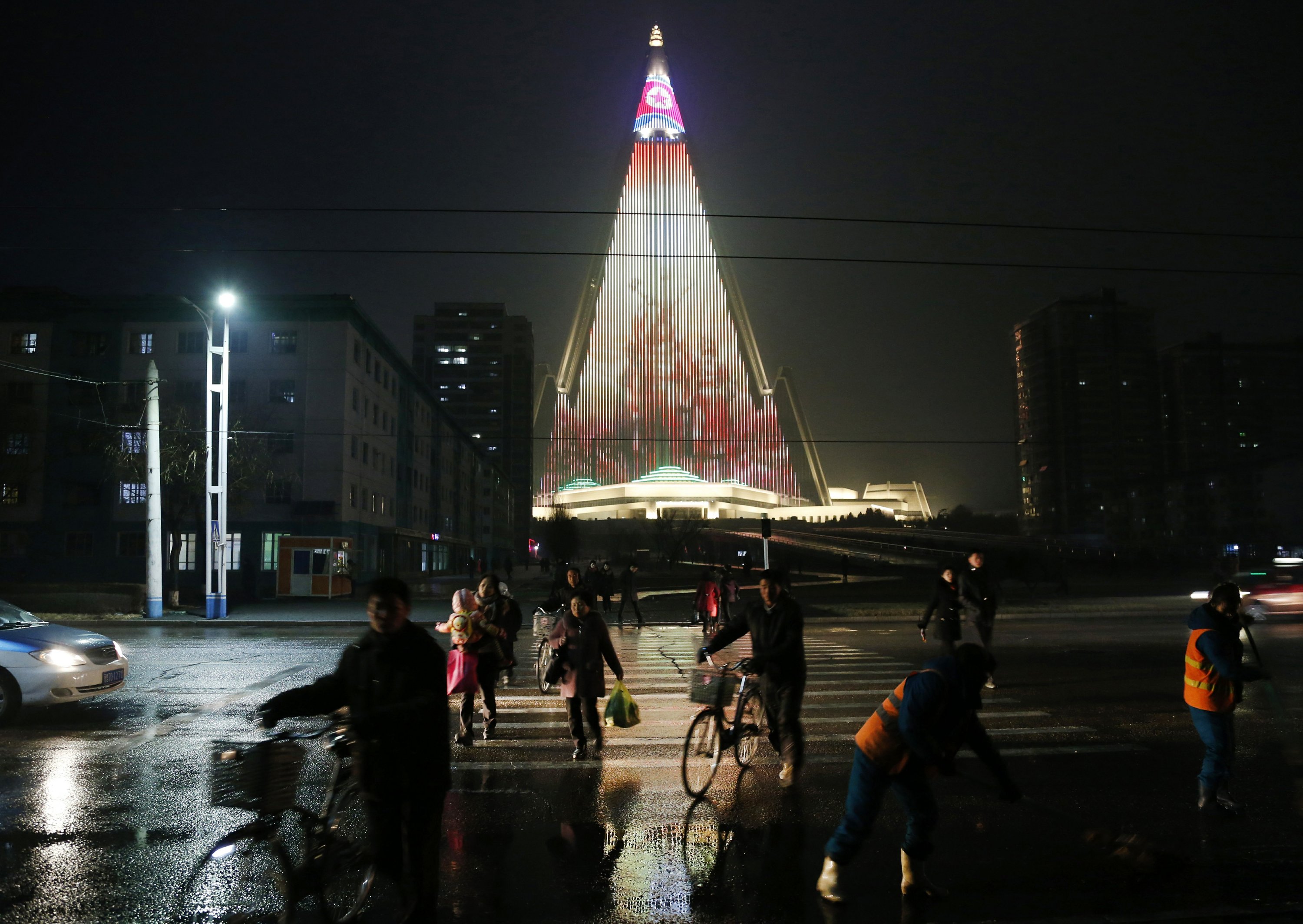 World S Tallest Empty Hotel Lit Up With N Korean Propaganda