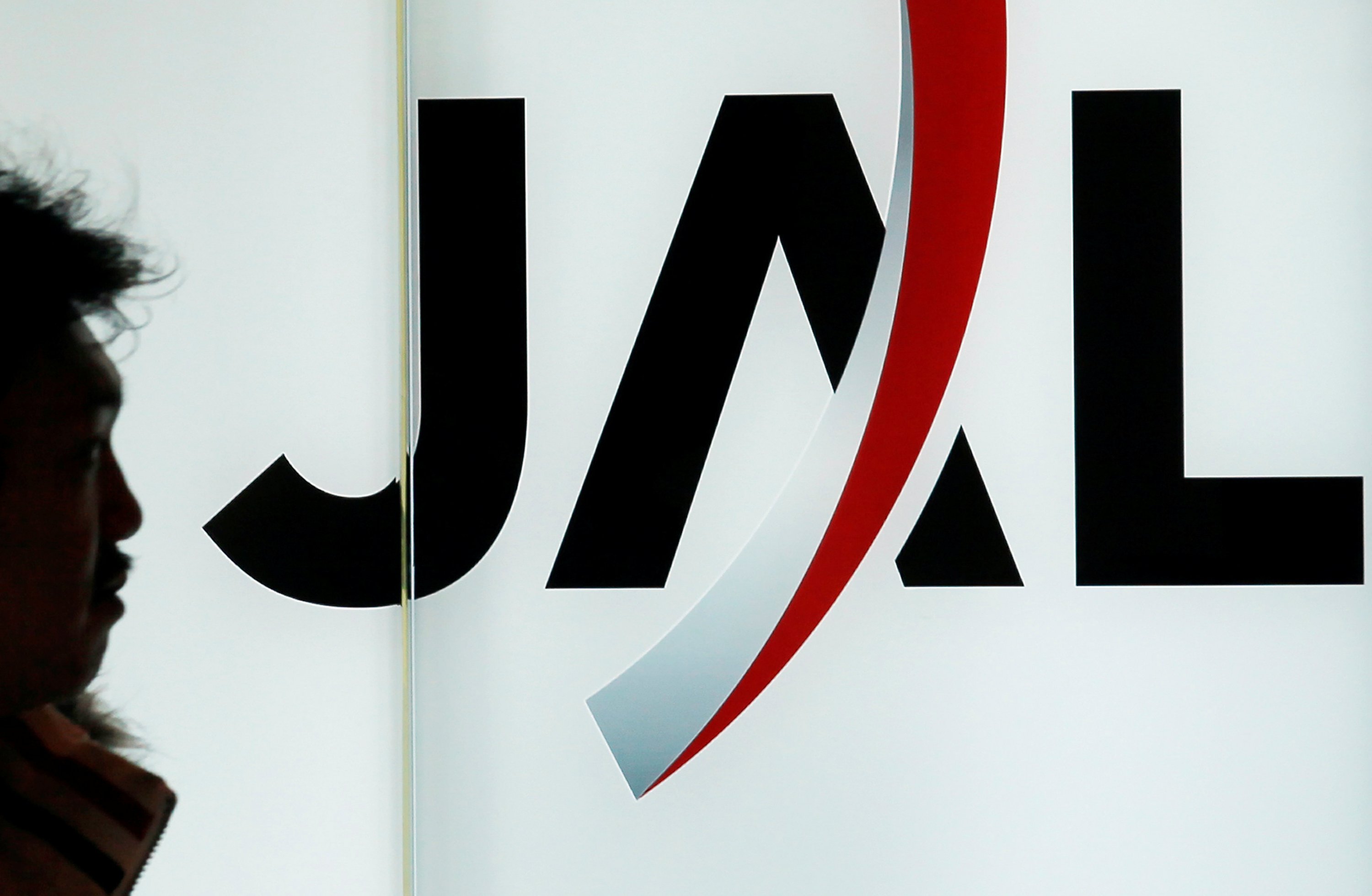 JAL pilot admits being almost 10 times over alcohol limit