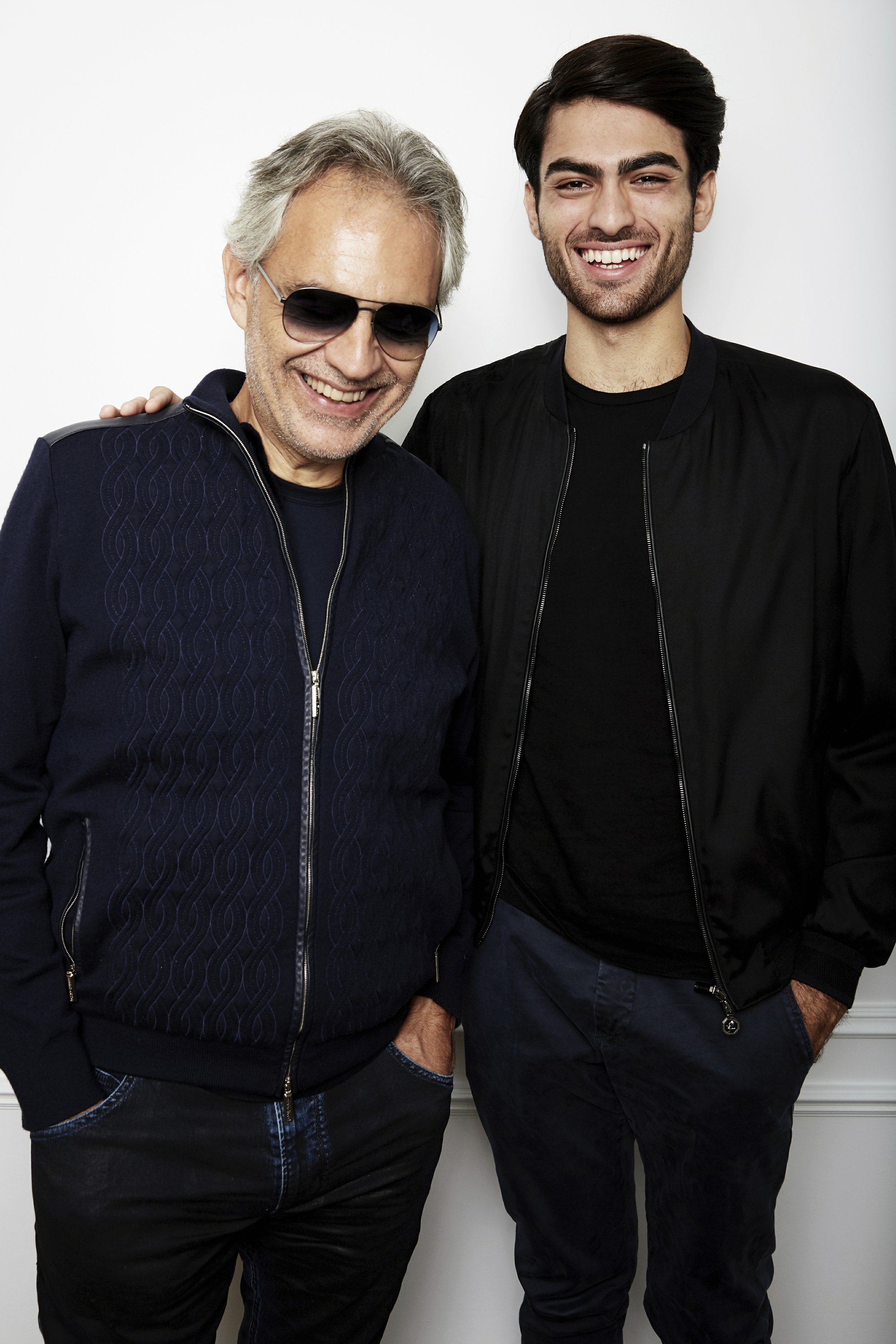 Andrea Bocelli and his sons (Semplicemente) 