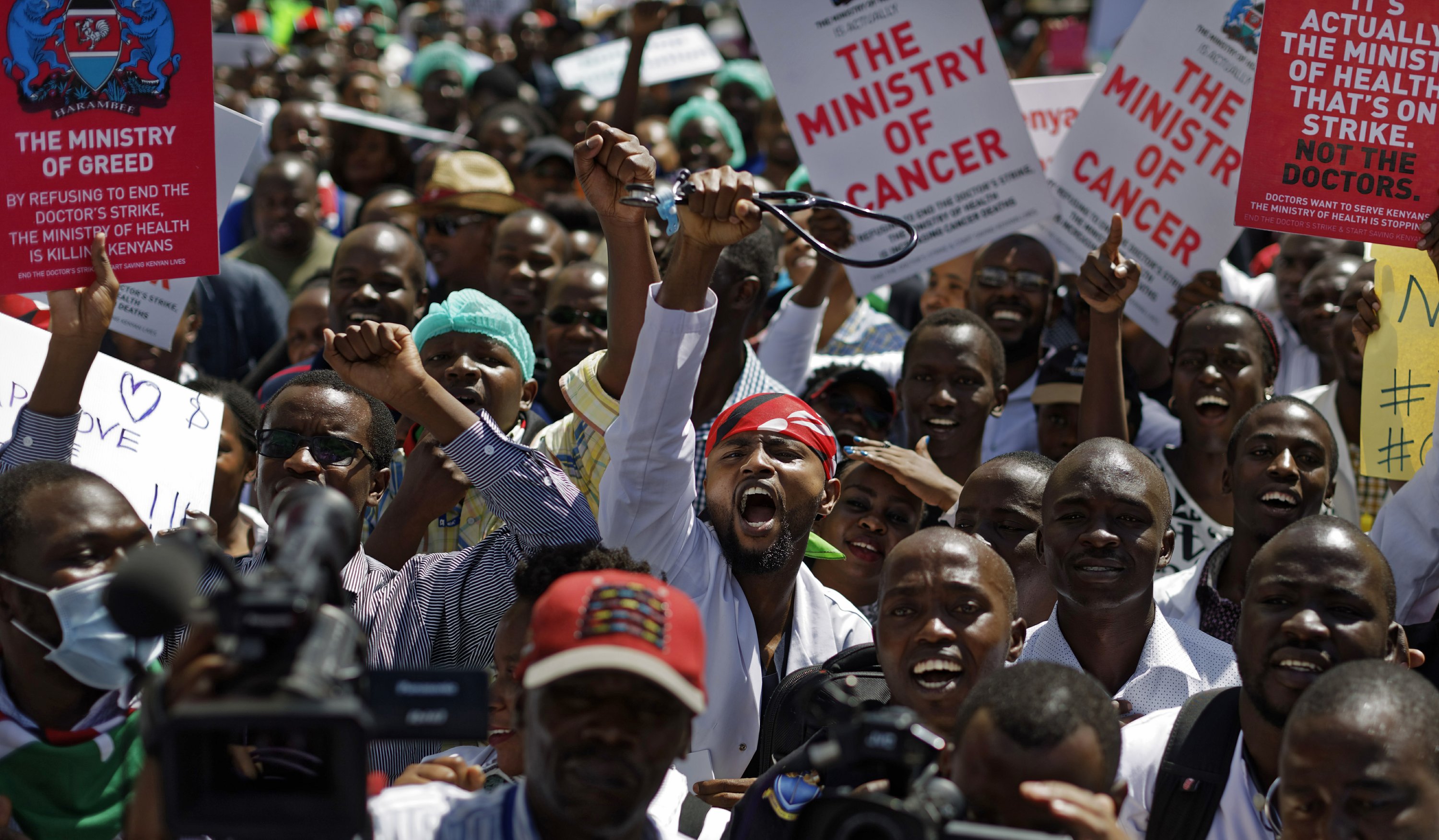 7 Kenya medics union officials freed; strike continues