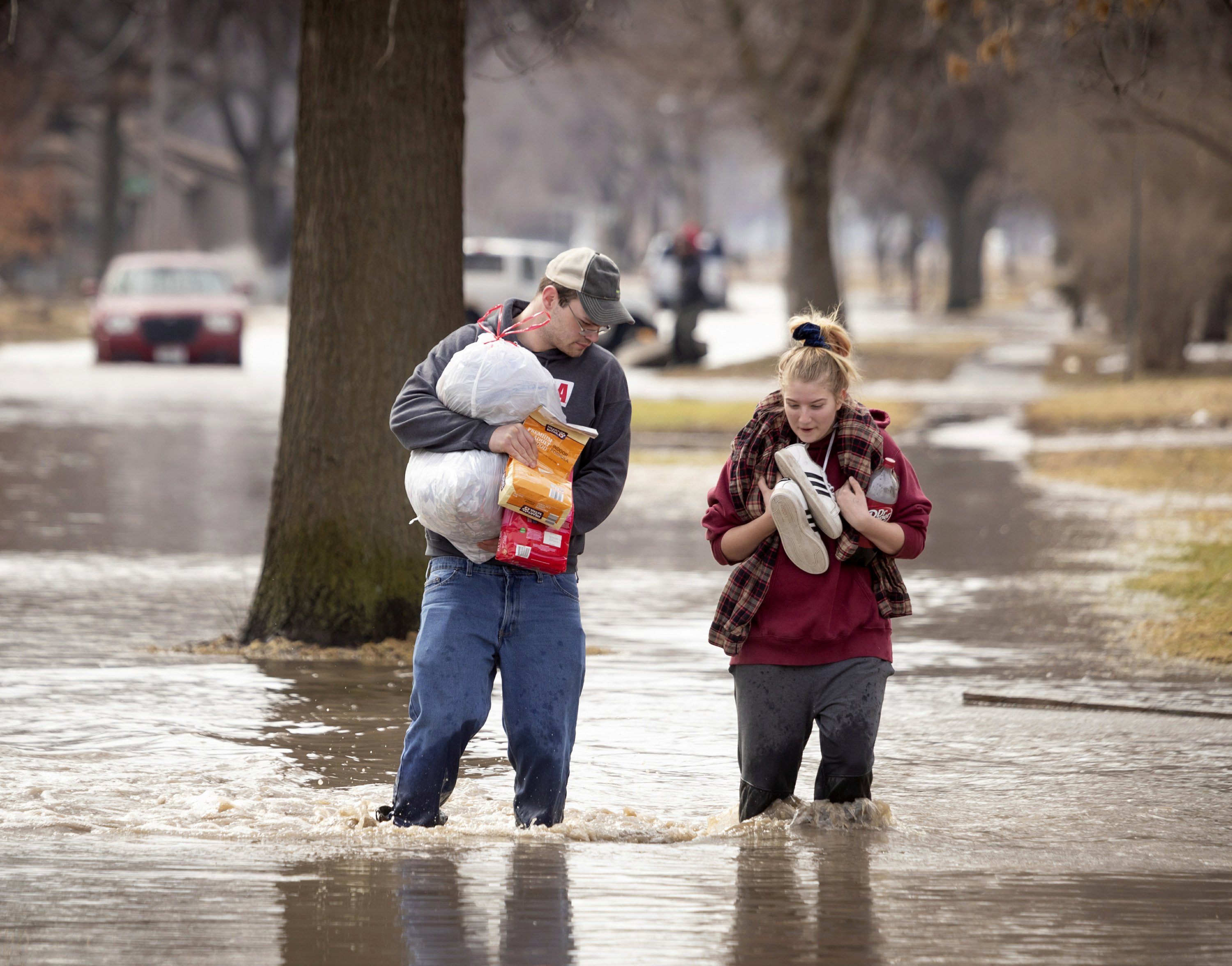 Homes flood as Missouri River overtops, breaches levees | AP News