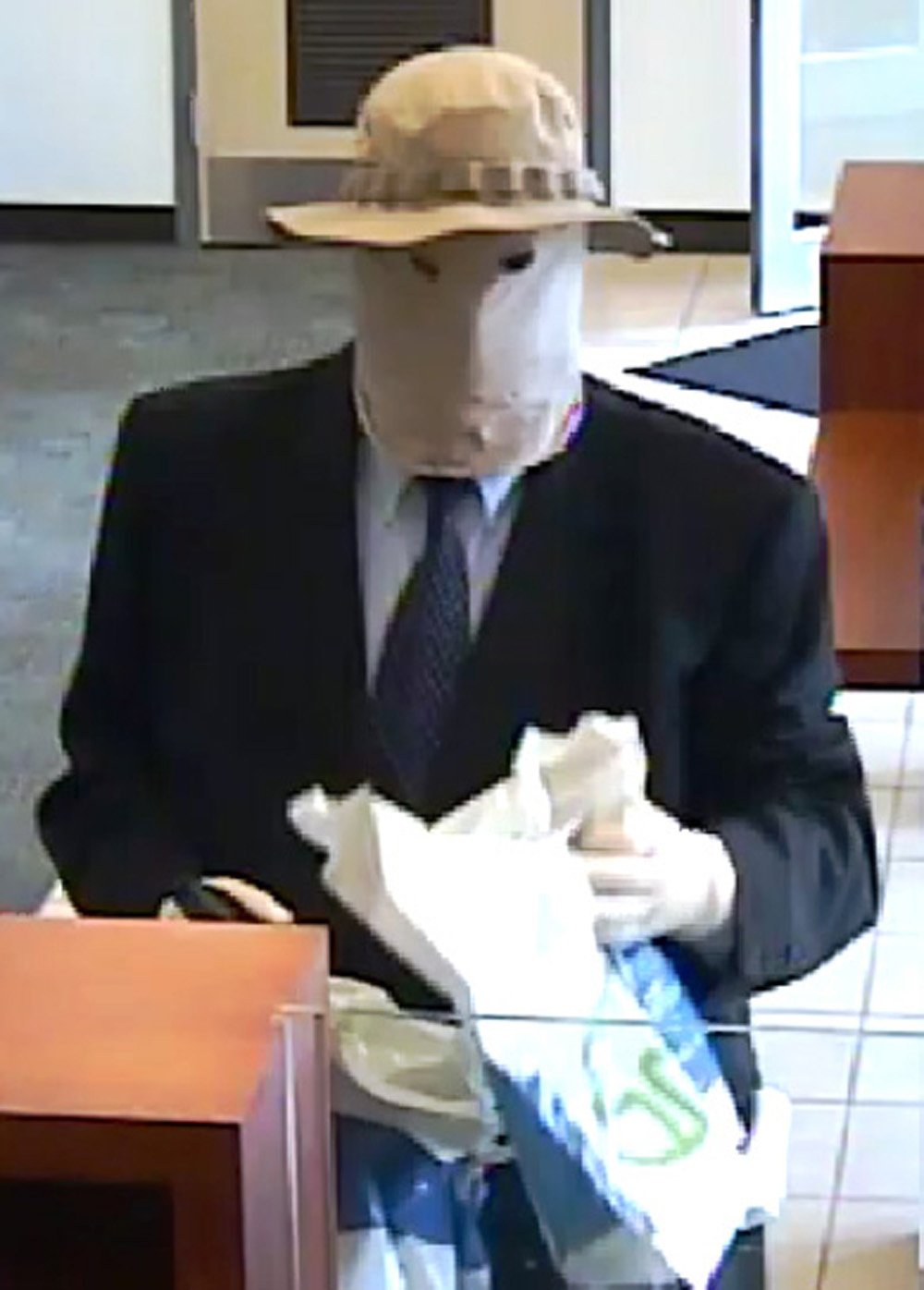 FBI nabs suspected 'Straw Hat Bandit,' serial bank robber | AP News