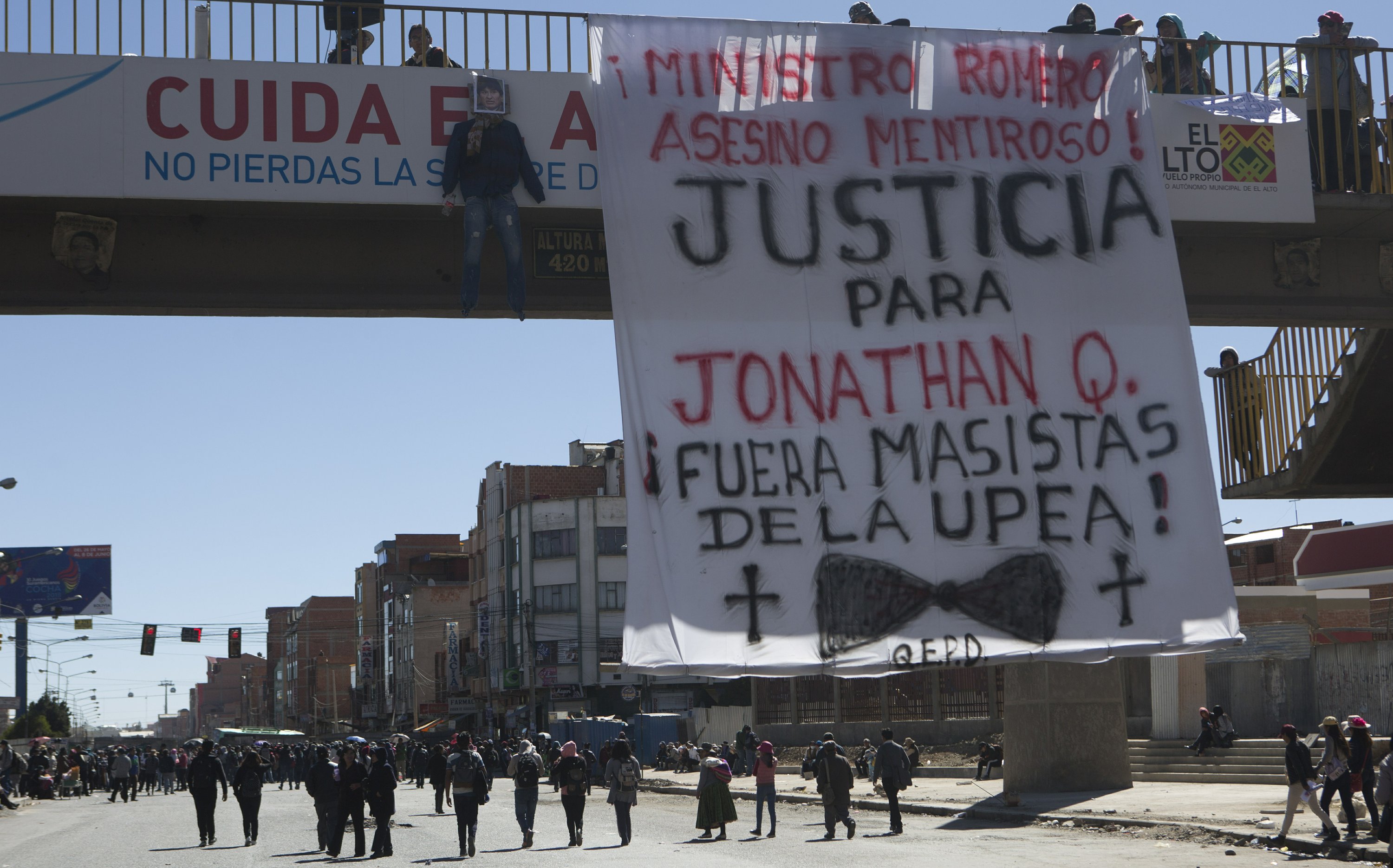 Siguen protestas en Bolivia tras muerte de estudiante AP News Siguen protestas en Bolivia tras muerte de estudiante AP News