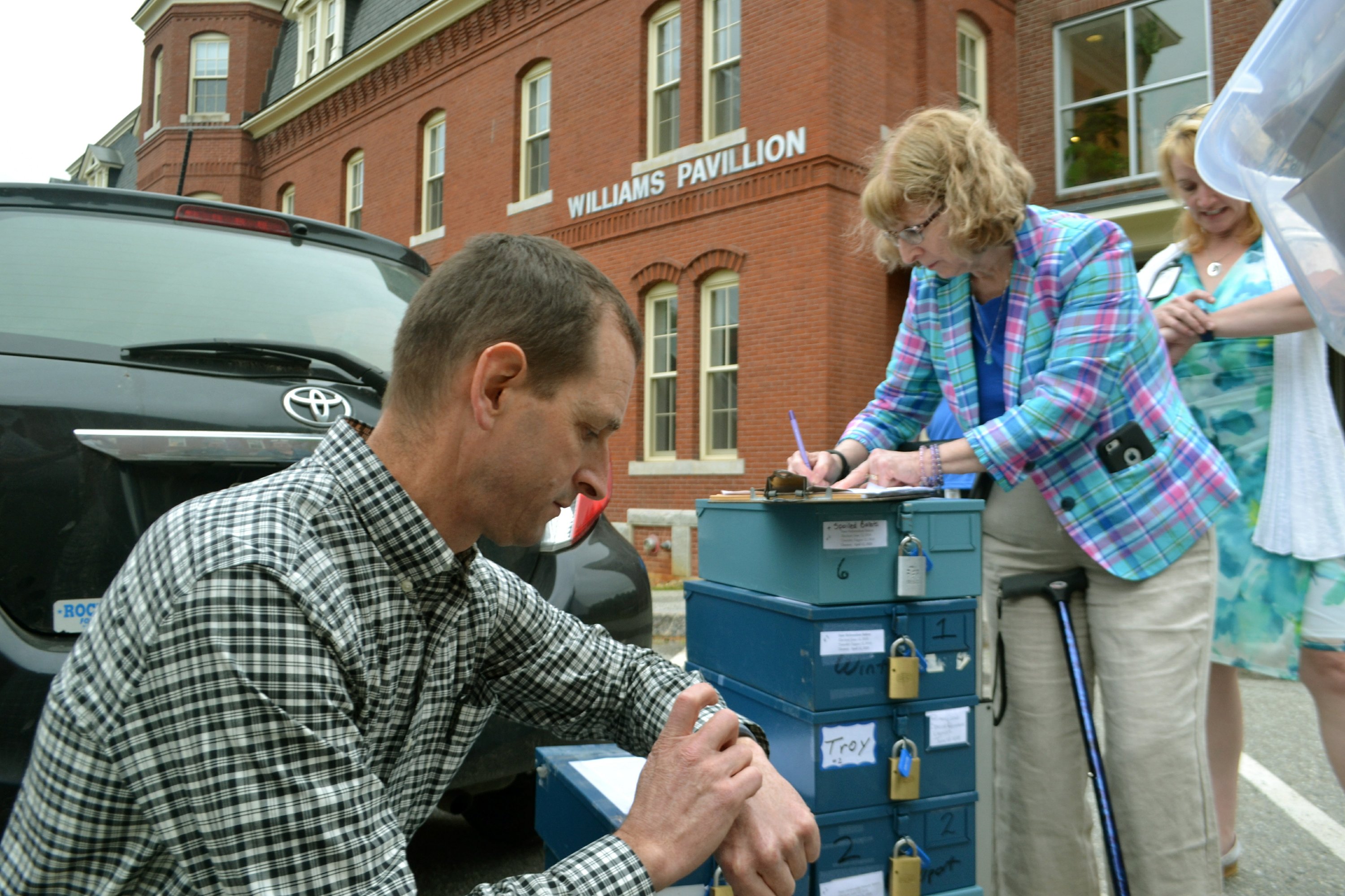 Ballot collection, count for ranked voting ongoing in Maine AP News